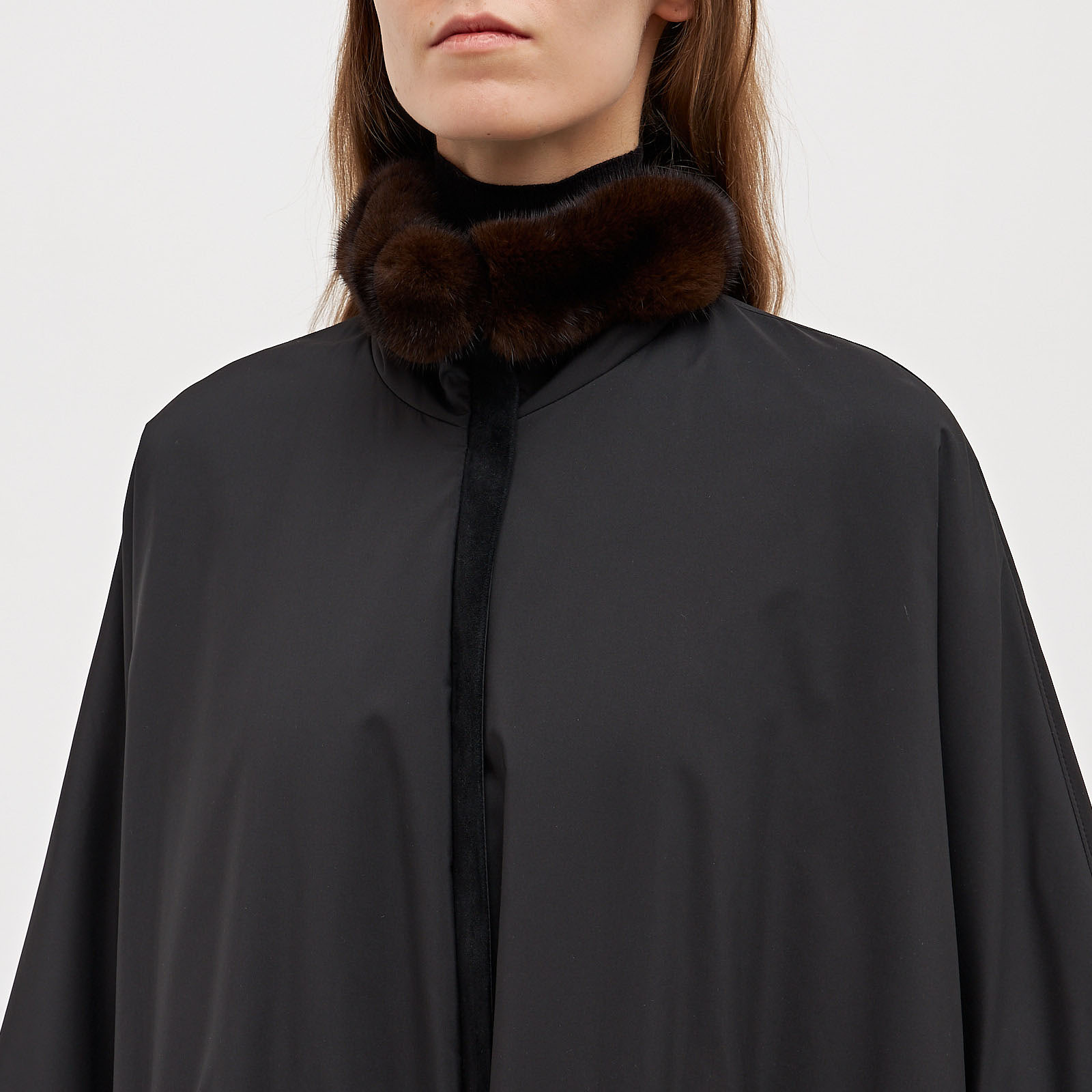 Пончо Loro Piana - фото из каталога магазина брендовой одежды Second Friend Store Пончо Loro Piana - купить оригинал в секонд-хенде SFS - 4