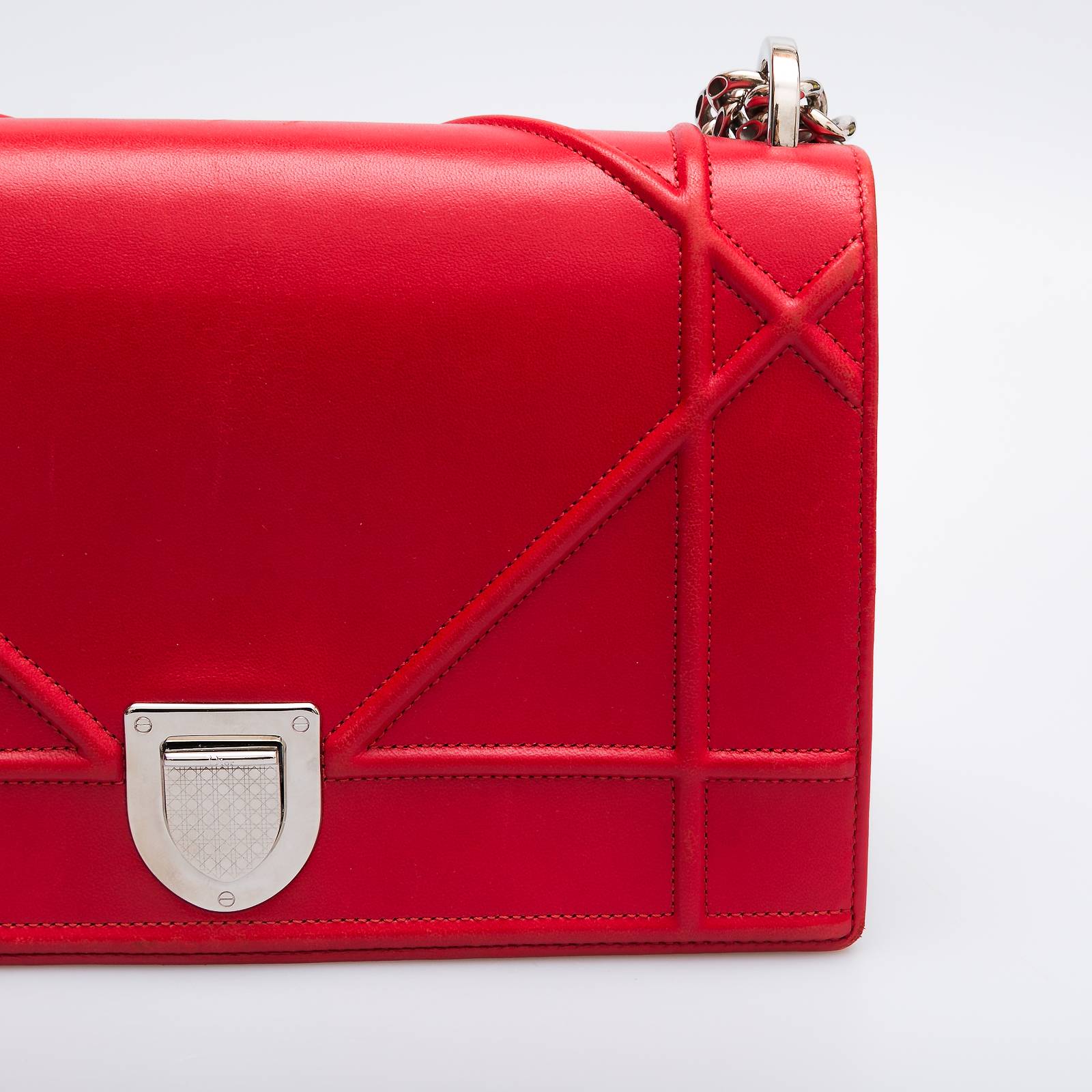 Сумка красного цвета Christian Dior - фото из каталога магазина брендовой одежды Second Friend Store Сумка Christian Dior - купить оригинал в секонд-хенде SFS - 4