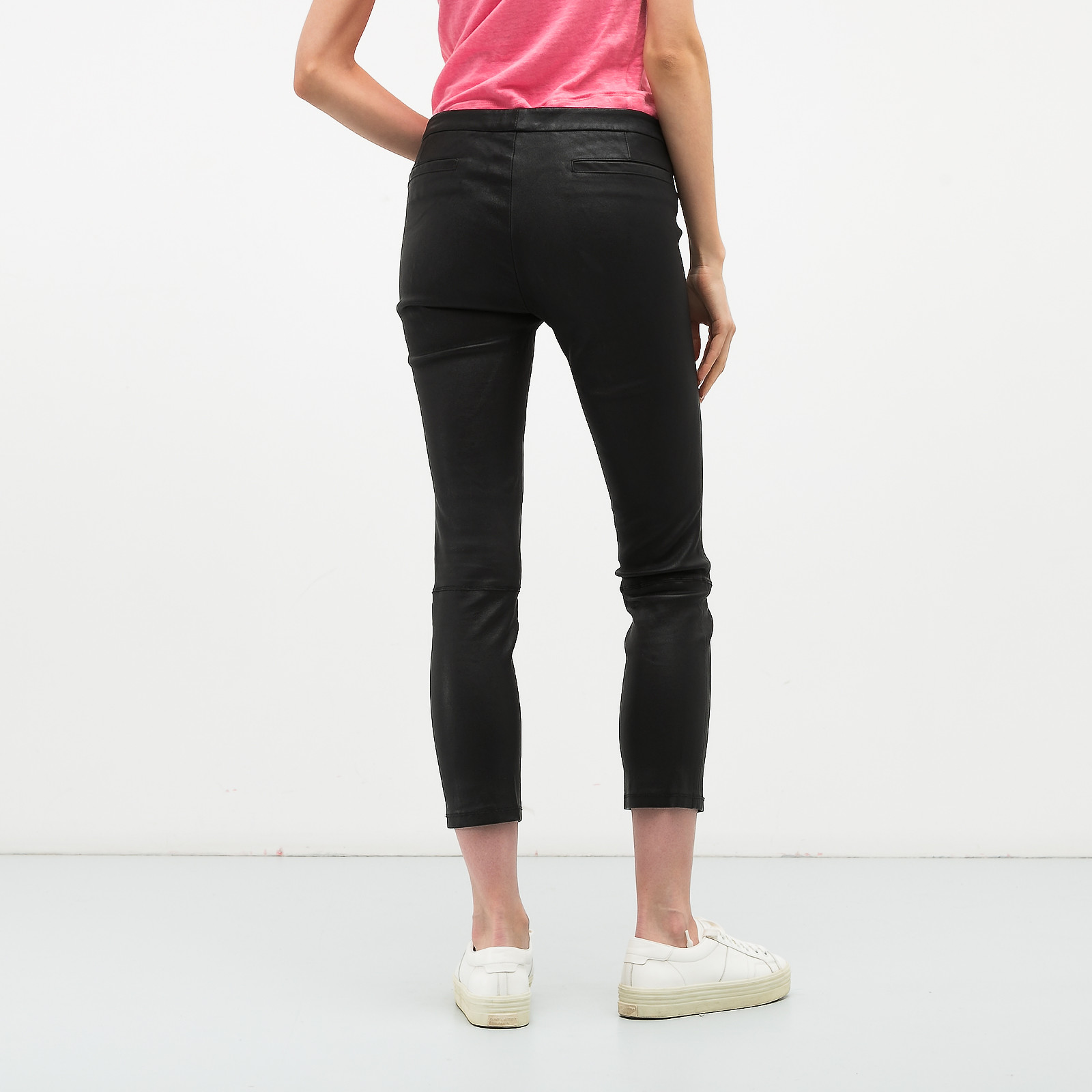 Брюки черного цвета Helmut Lang - фото из каталога магазина брендовой одежды Second Friend Store Брюки Helmut Lang - купить оригинал в секонд-хенде SFS - 2