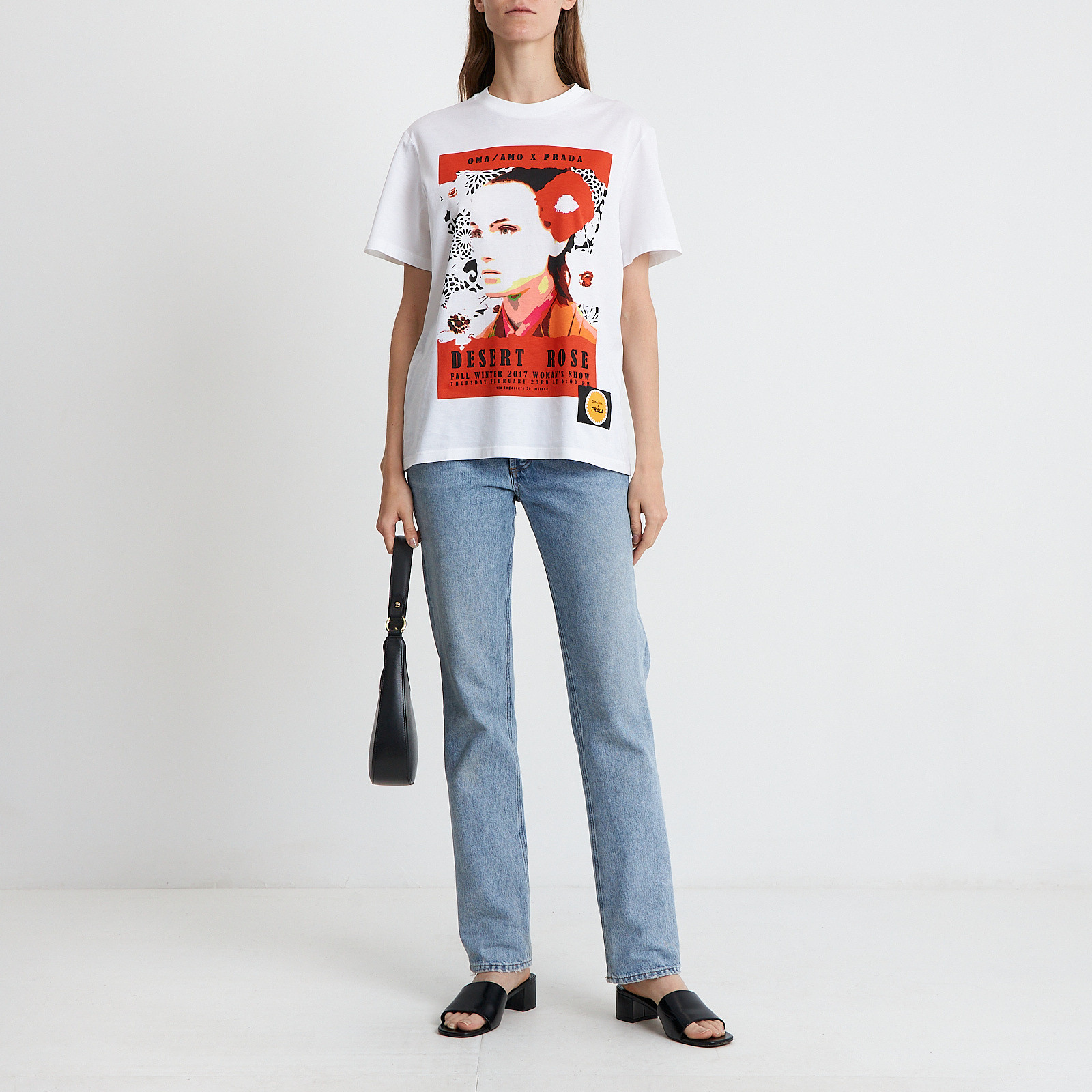 Футболка белого цвета Prada - фото из каталога магазина брендовой одежды Second Friend Store Футболка Prada - купить оригинал в секонд-хенде SFS - 2