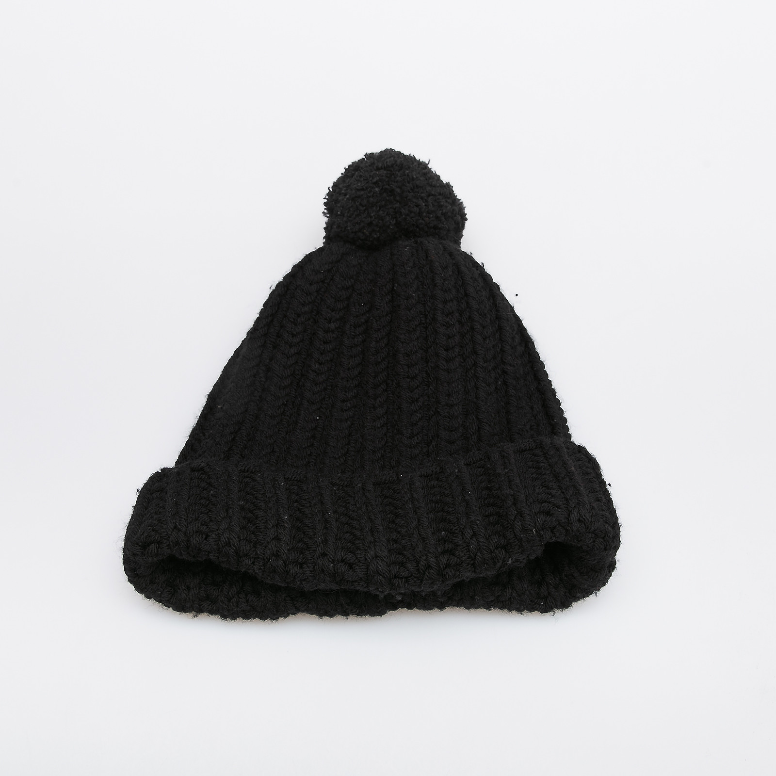 Шапка черного цвета Gucci - фото из каталога магазина брендовой одежды Second Friend Store Шапка Gucci - купить оригинал в секонд-хенде SFS - 3