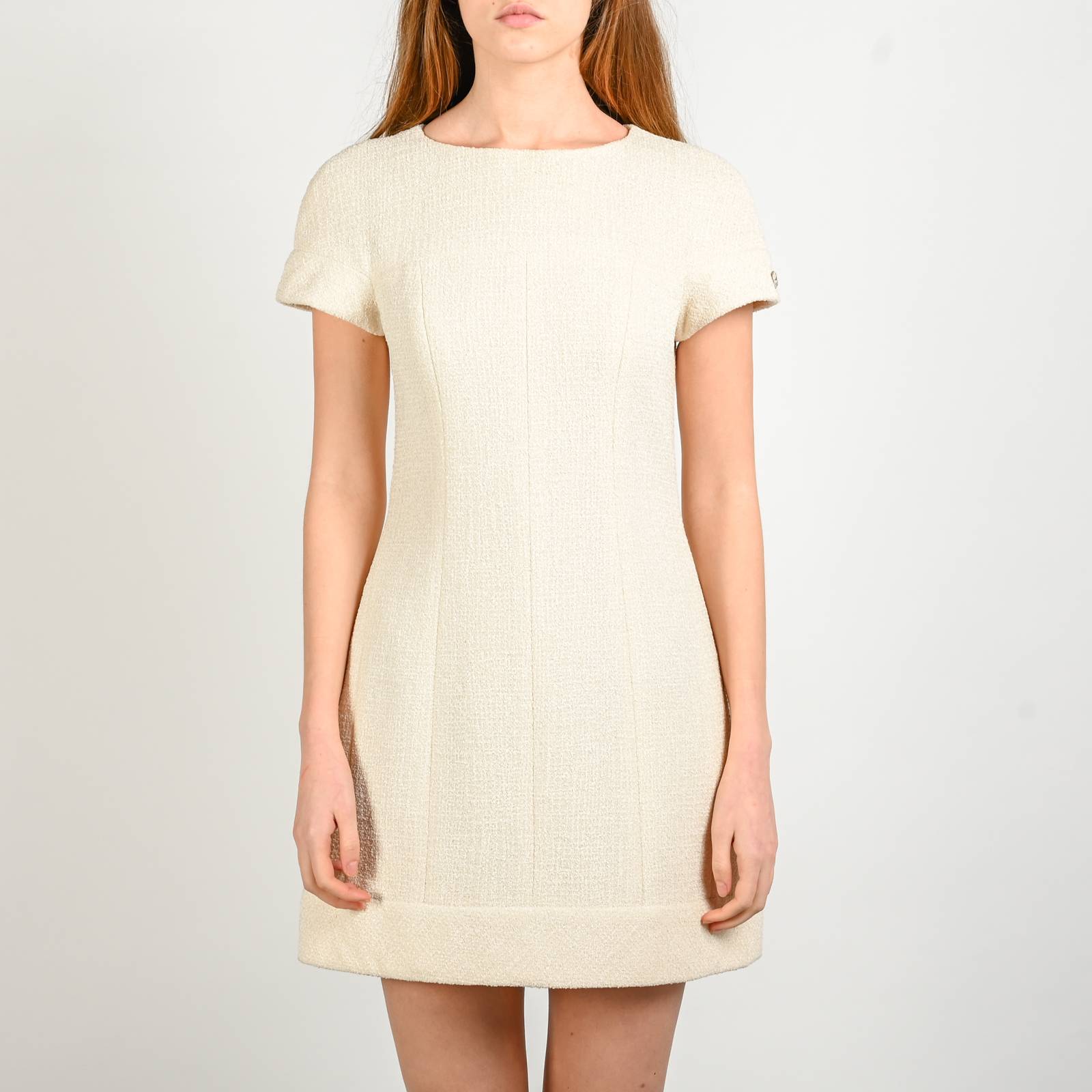 Платье бежевого цвета Chanel - фото из каталога магазина брендовой одежды Second Friend Store Платье Chanel - купить оригинал в секонд-хенде SFS - 1