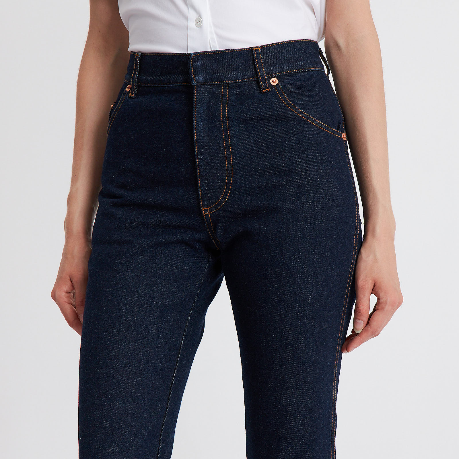 Джинсы  синего цвета Christian Dior - фото из каталога магазина брендовой одежды Second Friend Store Джинсы Christian Dior - купить оригинал в секонд-хенде SFS - 4