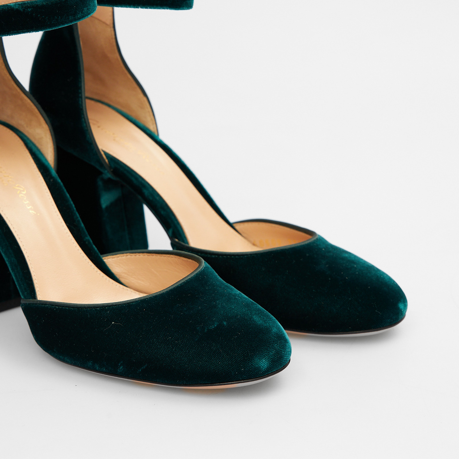 Босоножки зеленого цвета Gianvito Rossi - фото из каталога магазина брендовой одежды Second Friend Store Босоножки Gianvito Rossi - купить оригинал в секонд-хенде SFS - 4