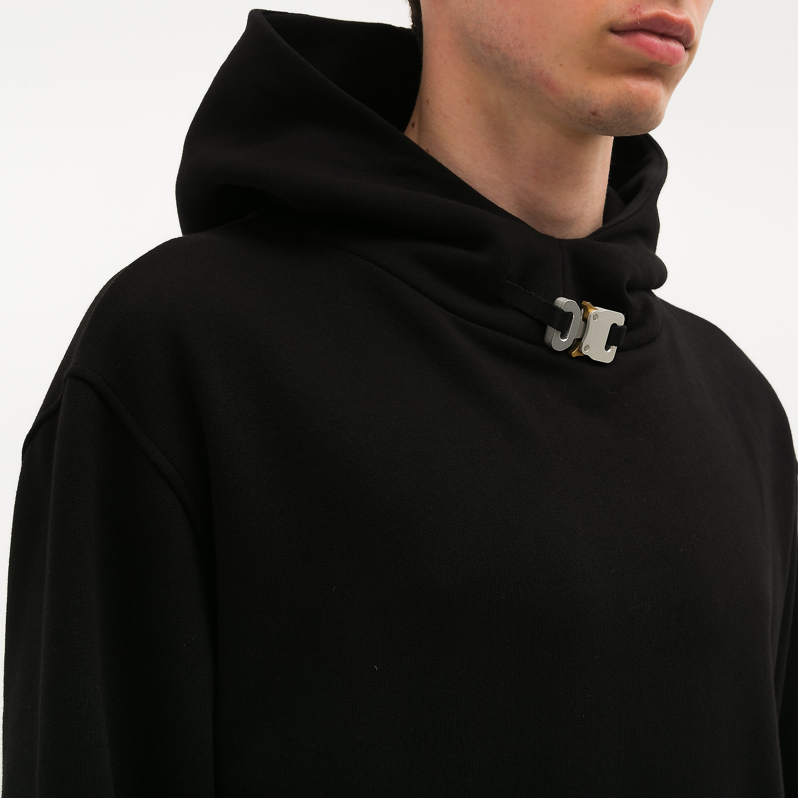 Худи  черного цвета 1017 ALYX 9SM - фото из каталога магазина брендовой одежды Second Friend Store Худи 1017 ALYX 9SM - купить оригинал в секонд-хенде SFS - 3