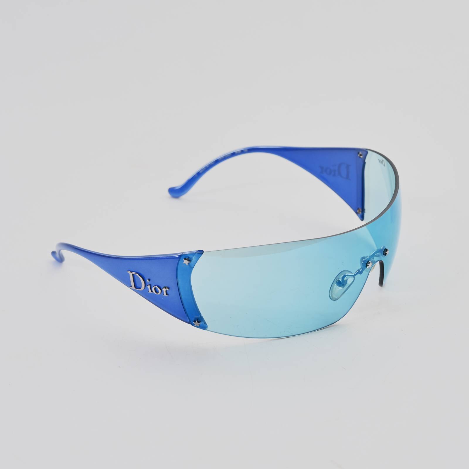 Купить солнцезащитные очки Dior в интернет бутике Слепая курица