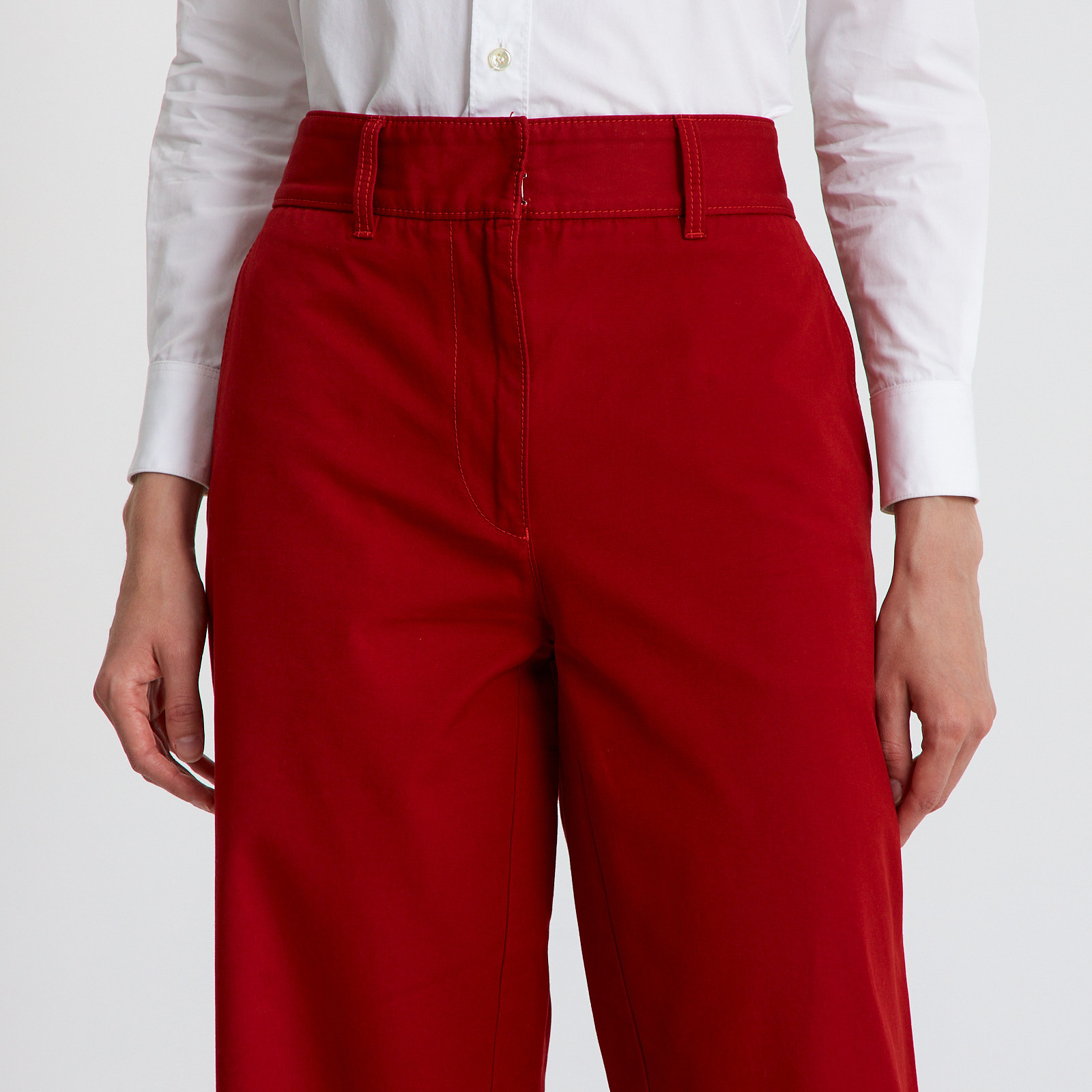 Брюки красного цвета Prada - фото из каталога магазина брендовой одежды Second Friend Store Брюки Prada - купить оригинал в секонд-хенде SFS - 4