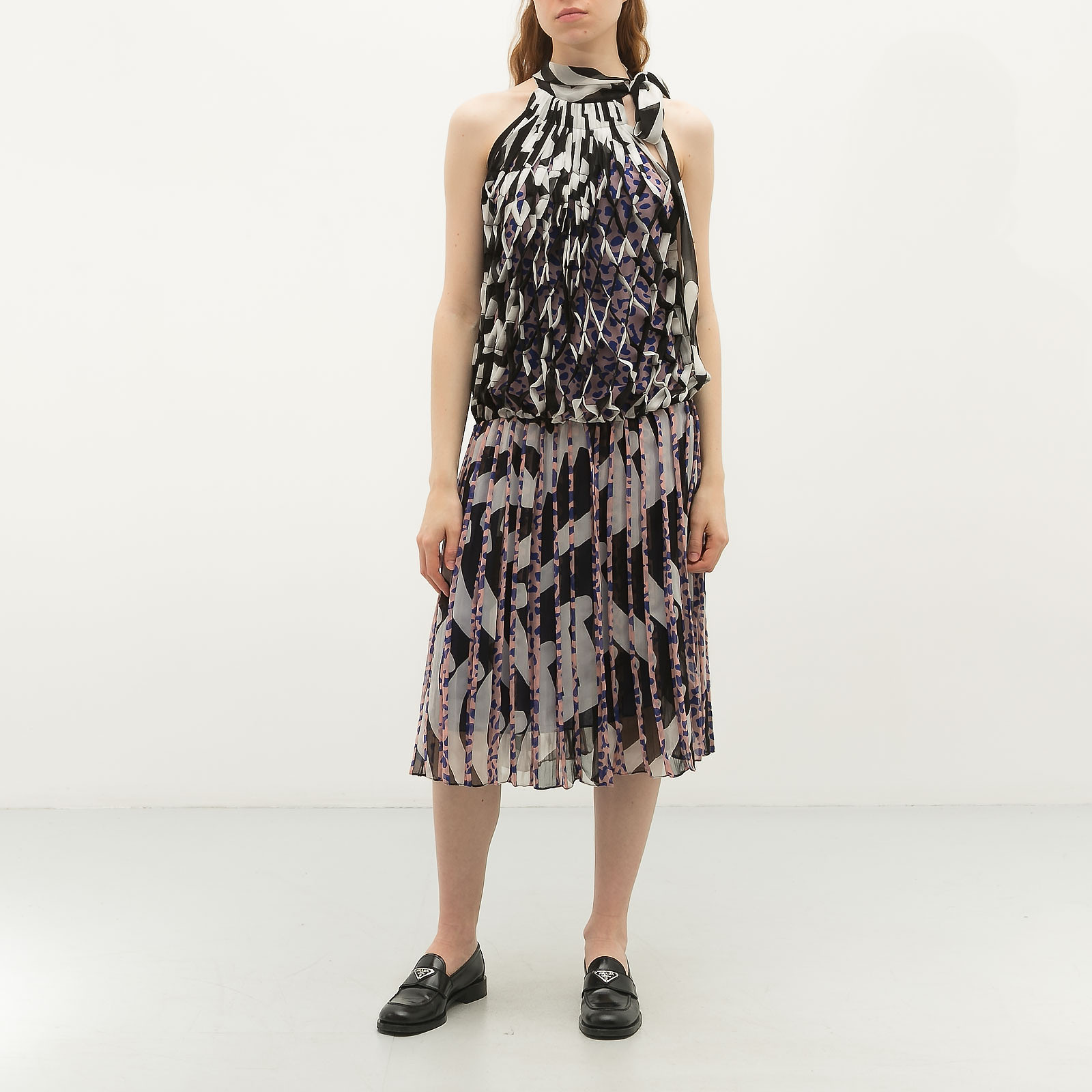 Платье черного цвета Diane von Furstenberg - фото из каталога магазина брендовой одежды Second Friend Store Платье Diane von Furstenberg - купить оригинал в секонд-хенде SFS - 1