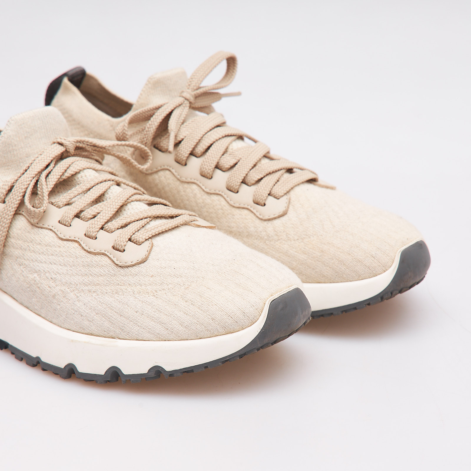 Кроссовки бежевого цвета Brunello Cucinelli - фото из каталога магазина брендовой одежды Second Friend Store Кроссовки Brunello Cucinelli - купить оригинал в секонд-хенде SFS - 4