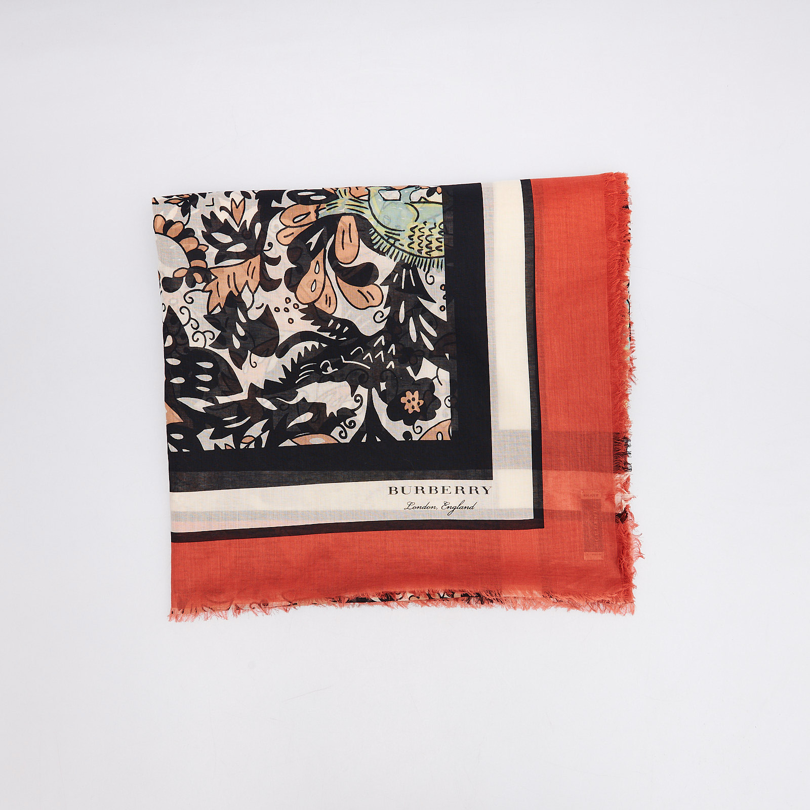 Платок розового цвета Burberry - фото из каталога магазина брендовой одежды Second Friend Store Платок Burberry - купить оригинал в секонд-хенде SFS - 1