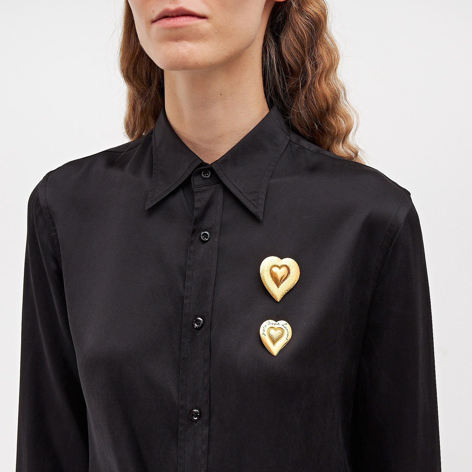 Брошь золотого цвета Saint Laurent - фото из каталога магазина брендовой одежды Second Friend Store Брошь Saint Laurent - купить оригинал в секонд-хенде SFS - 2