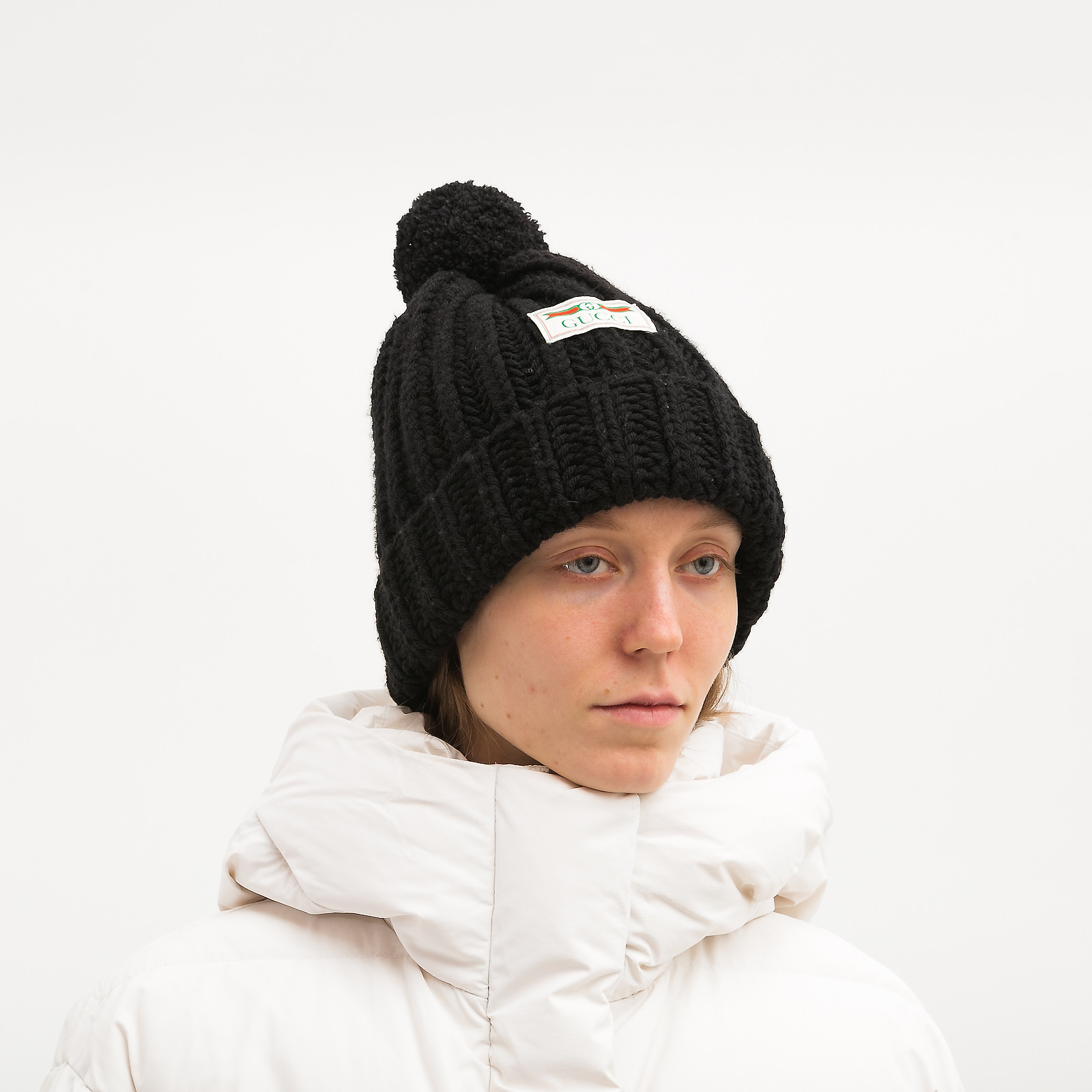Шапка черного цвета Gucci - фото из каталога магазина брендовой одежды Second Friend Store Шапка Gucci - купить оригинал в секонд-хенде SFS - 2