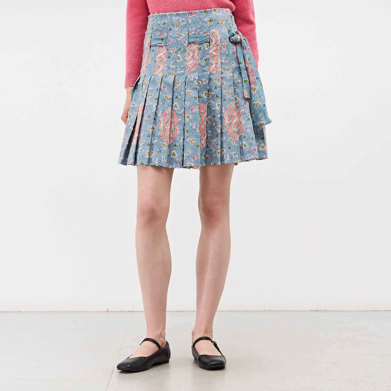 Юбка голубого цвета Christian Dior - фото из каталога магазина брендовой одежды Second Friend Store Юбка Christian Dior - купить оригинал в секонд-хенде SFS - 1