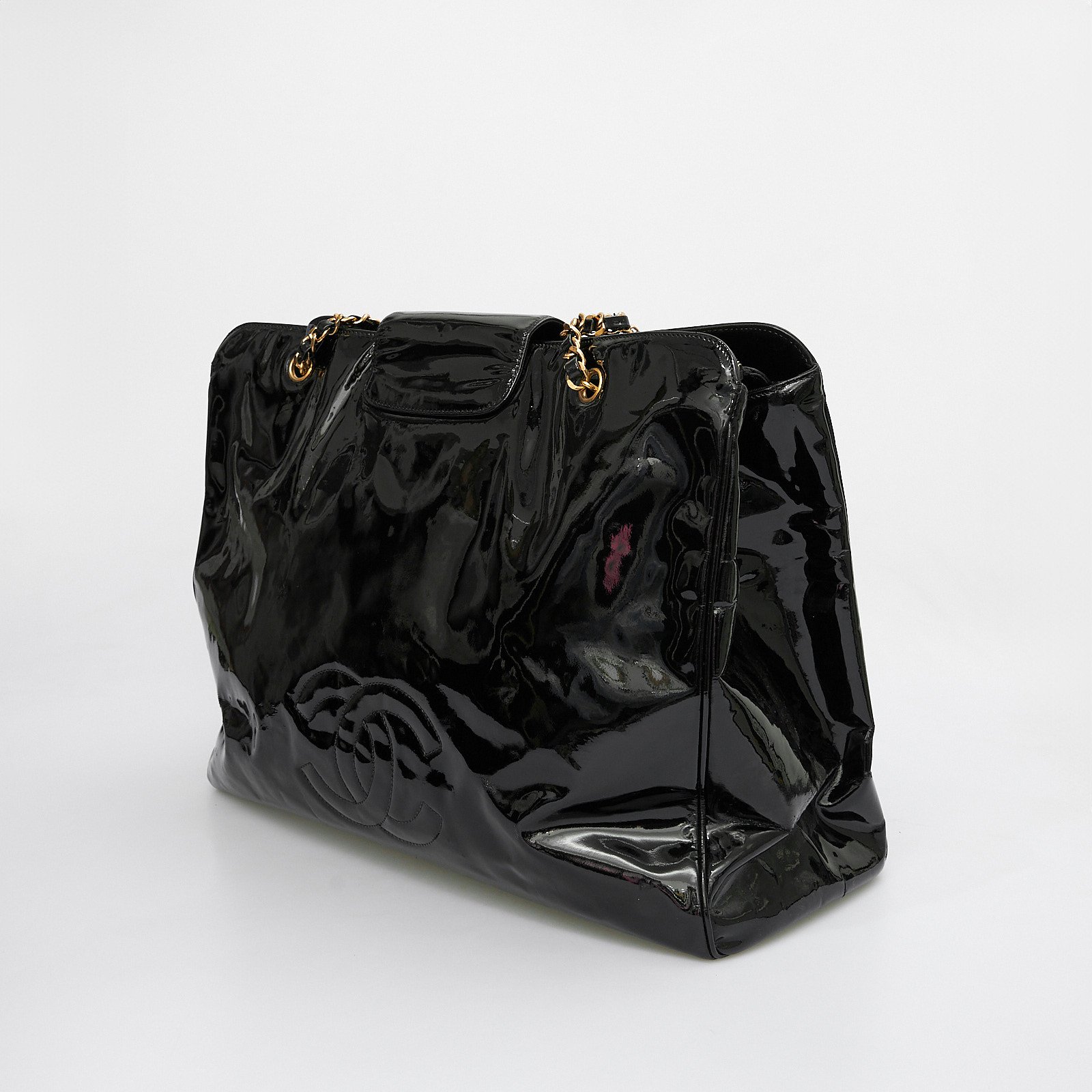Сумка  черного цвета Chanel - фото из каталога магазина брендовой одежды Second Friend Store Сумка Chanel - купить оригинал в секонд-хенде SFS - 4