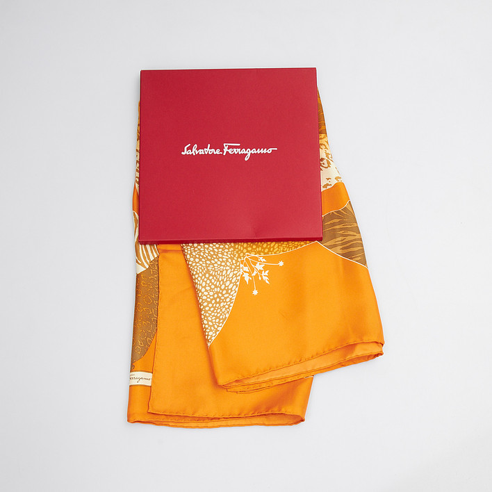 Платок Salvatore Ferragamo