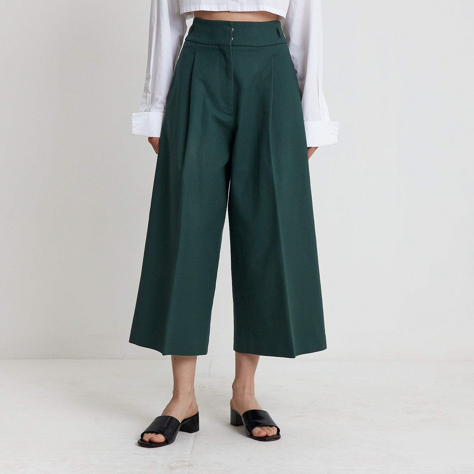 Кюлоты  зеленого цвета Rochas - фото из каталога магазина брендовой одежды Second Friend Store Кюлоты Rochas - купить оригинал в секонд-хенде SFS - 1