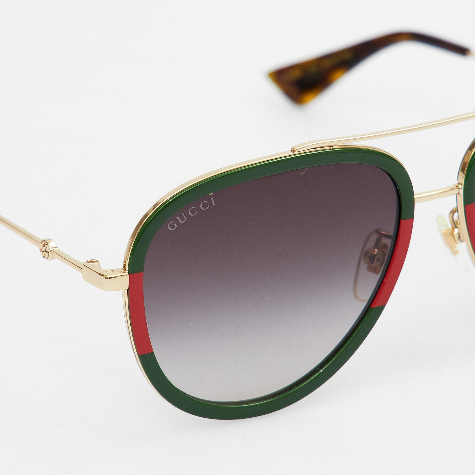 Очки зеленого цвета Gucci - фото из каталога магазина брендовой одежды Second Friend Store Очки Gucci - купить оригинал в секонд-хенде SFS - 5