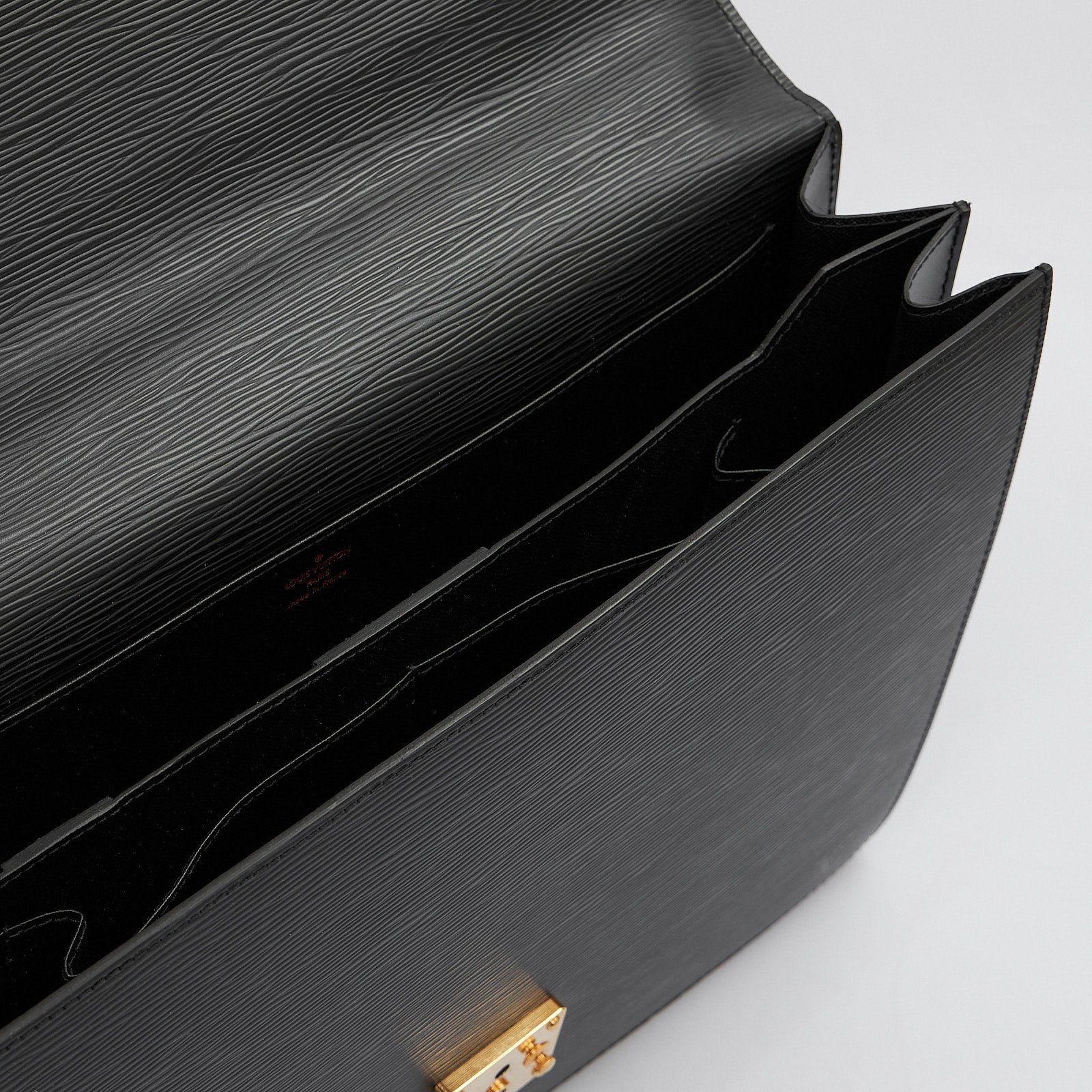 Портфель черного цвета Louis Vuitton - фото из каталога магазина брендовой одежды Second Friend Store Портфель Louis Vuitton - купить оригинал в секонд-хенде SFS - 8