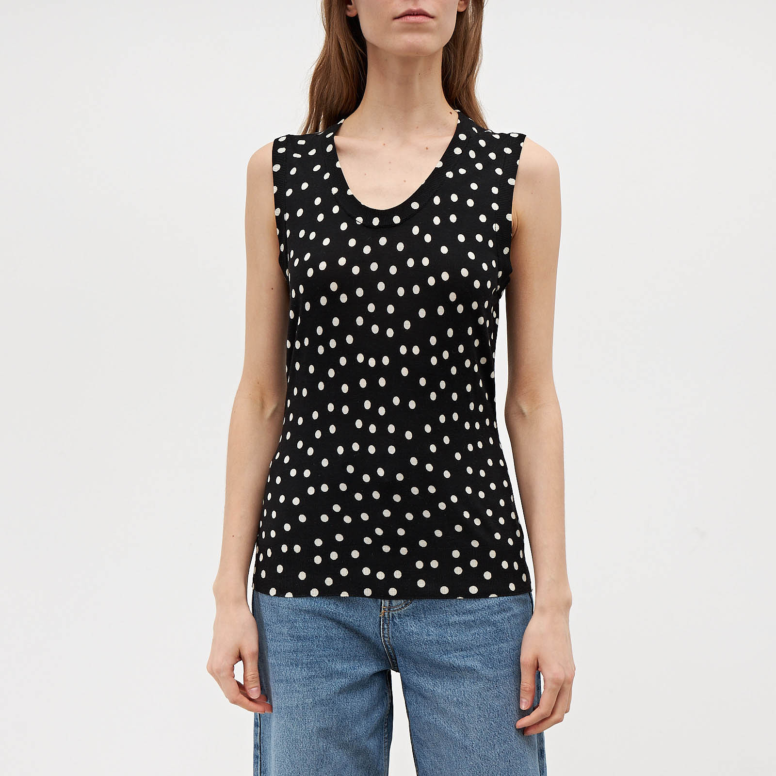 Топ черного цвета Dolce&Gabbana - фото из каталога магазина брендовой одежды Second Friend Store Топ Dolce&Gabbana - купить оригинал в секонд-хенде SFS - 1