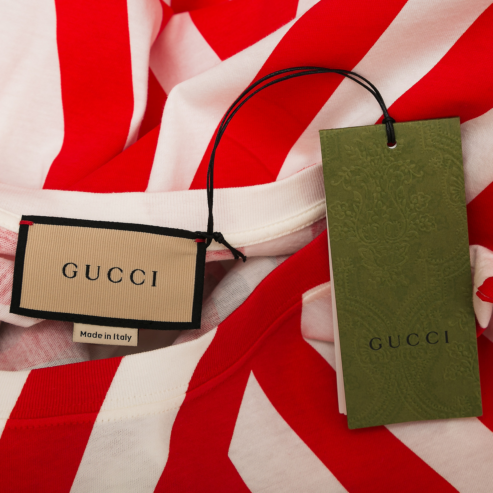 Футболка белого цвета Gucci - фото из каталога магазина брендовой одежды Second Friend Store Футболка Gucci - купить оригинал в секонд-хенде SFS - 5