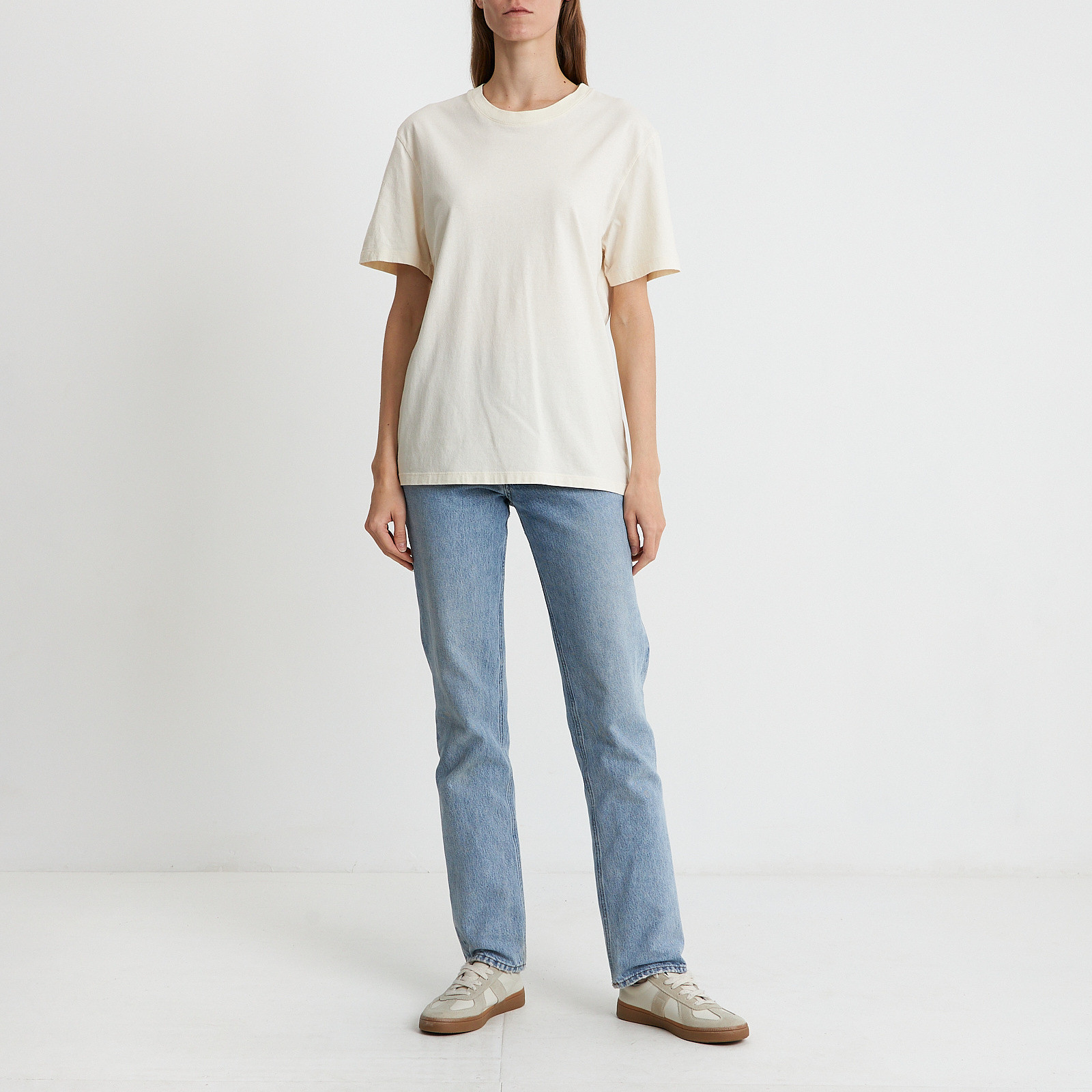 Футболка  бежевого цвета Maison Margiela - фото из каталога магазина брендовой одежды Second Friend Store Футболка Maison Margiela - купить оригинал в секонд-хенде SFS - 3