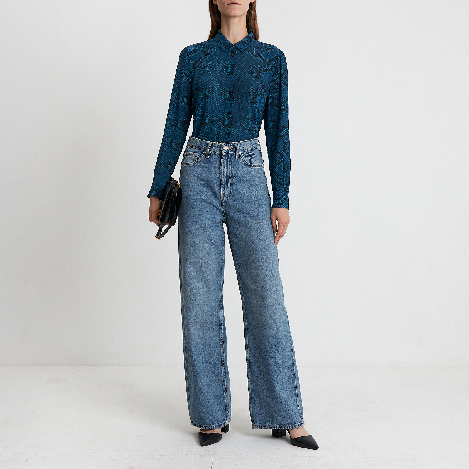 Блуза синего цвета Burberry - фото из каталога магазина брендовой одежды Second Friend Store Блуза Burberry - купить оригинал в секонд-хенде SFS - 2