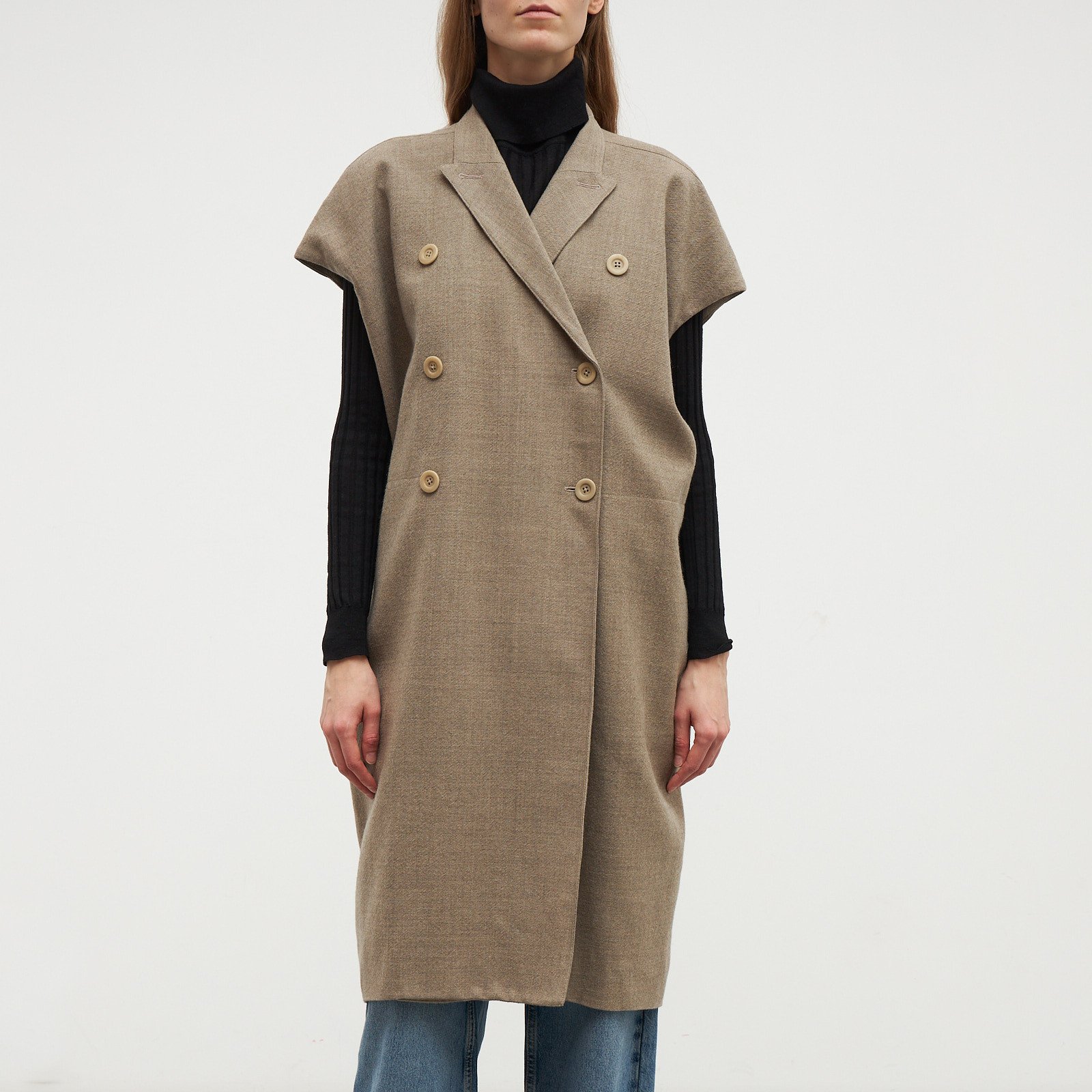 Жилет бежевого цвета Rick Owens - фото из каталога магазина брендовой одежды Second Friend Store Жилет Rick Owens - купить оригинал в секонд-хенде SFS - 1