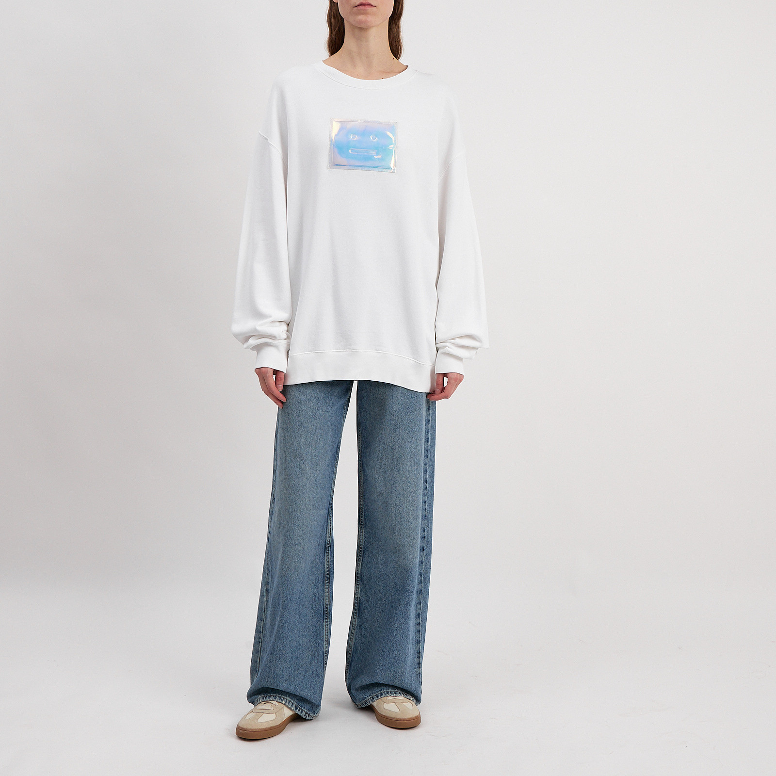 Свитшот белого цвета Acne Studios - фото из каталога магазина брендовой одежды Second Friend Store Свитшот Acne Studios - купить оригинал в секонд-хенде SFS - 3