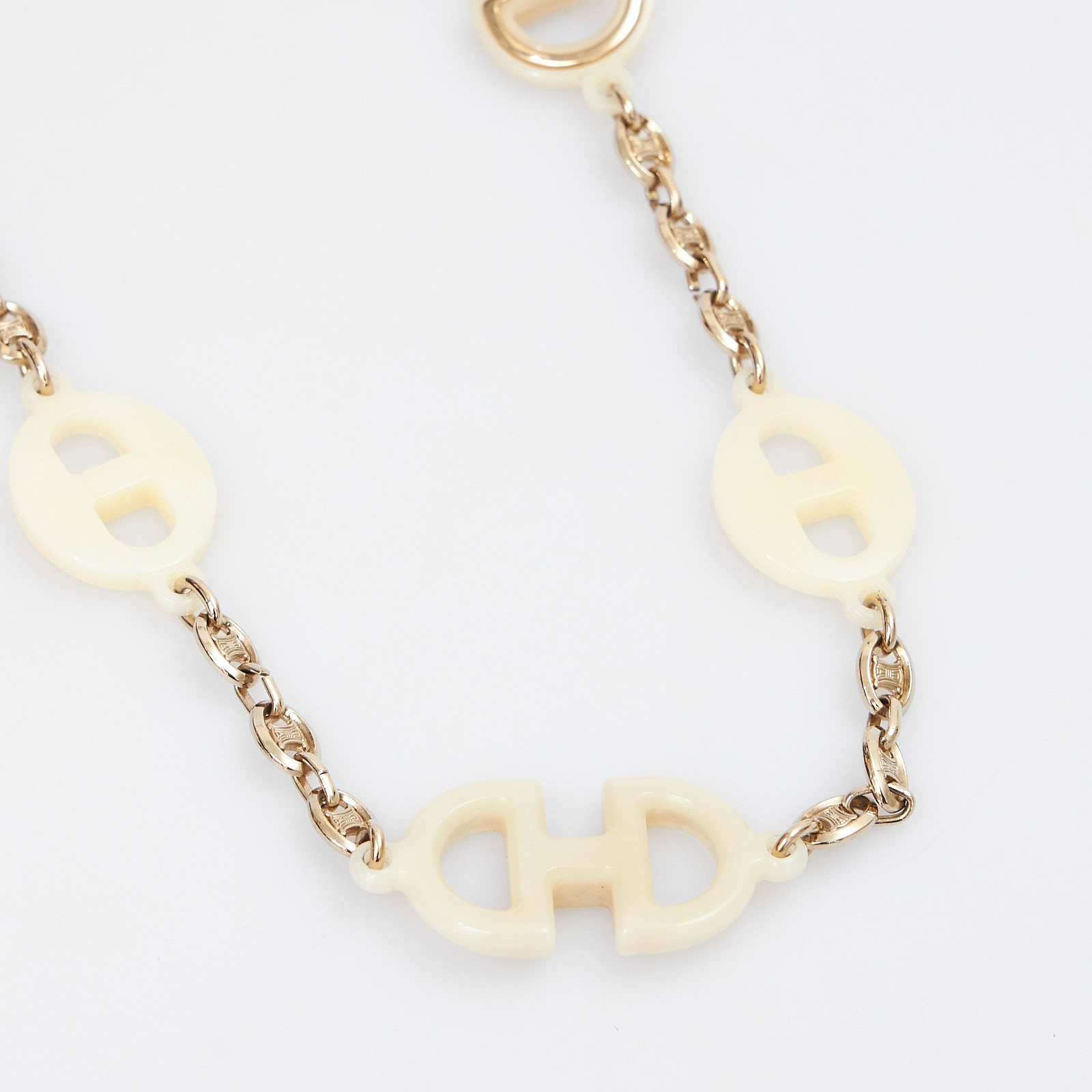 Пояс бежевого цвета Celine - фото из каталога магазина брендовой одежды Second Friend Store Пояс Celine - купить оригинал в секонд-хенде SFS - 4