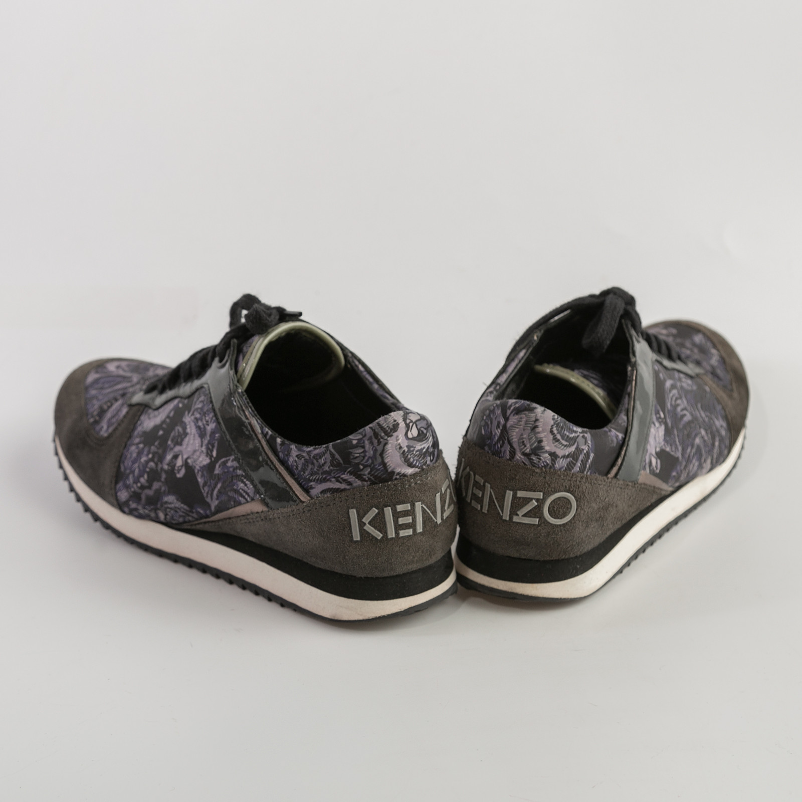 Кроссовки серого цвета Kenzo - фото из каталога магазина брендовой одежды Second Friend Store Кроссовки Kenzo - купить оригинал в секонд-хенде SFS - 3