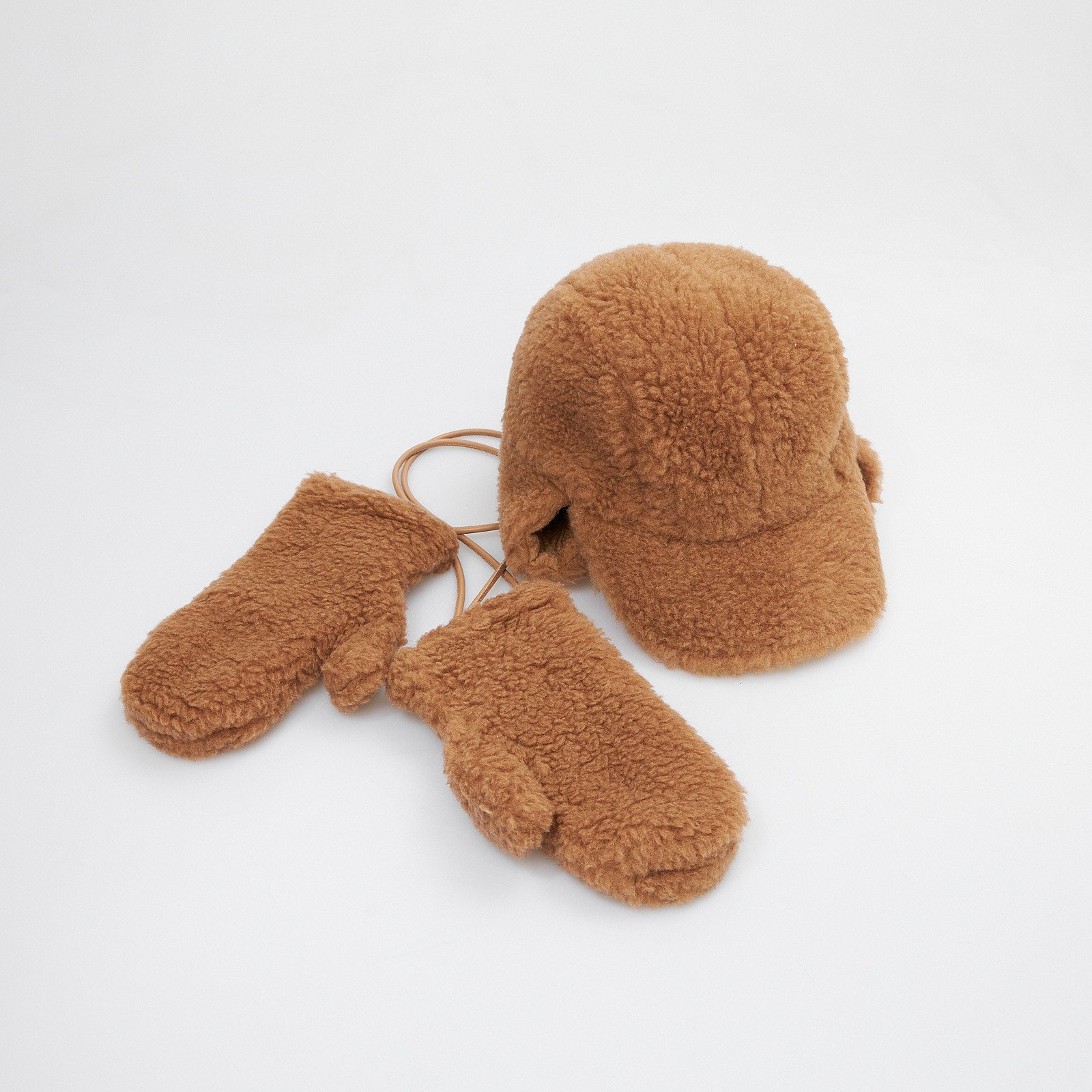 Комплект бежевого цвета Max Mara - фото из каталога магазина брендовой одежды Second Friend Store Комплект Max Mara - купить оригинал в секонд-хенде SFS - 1