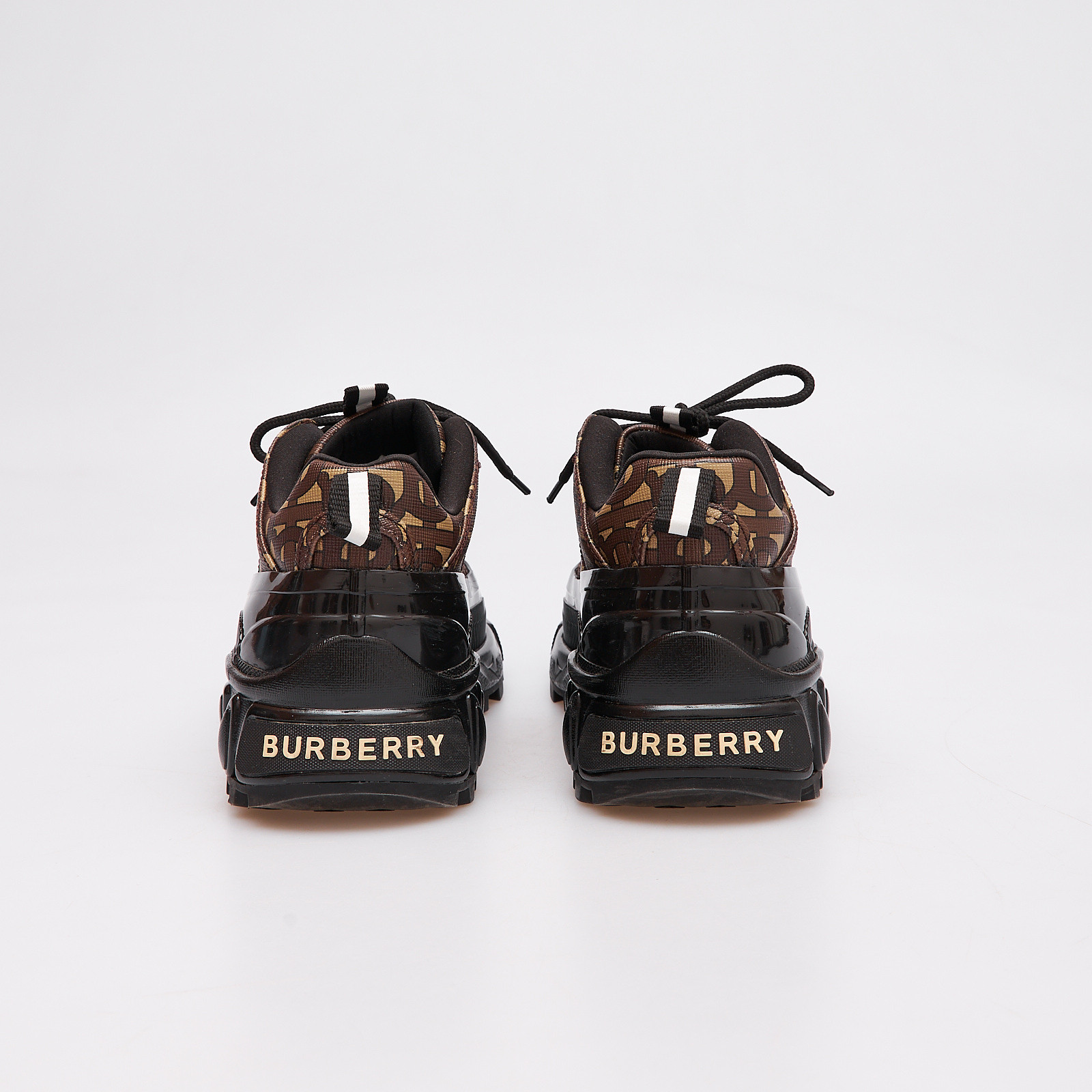 Кроссовки  коричневого цвета Burberry - фото из каталога магазина брендовой одежды Second Friend Store Кроссовки Burberry - купить оригинал в секонд-хенде SFS - 3