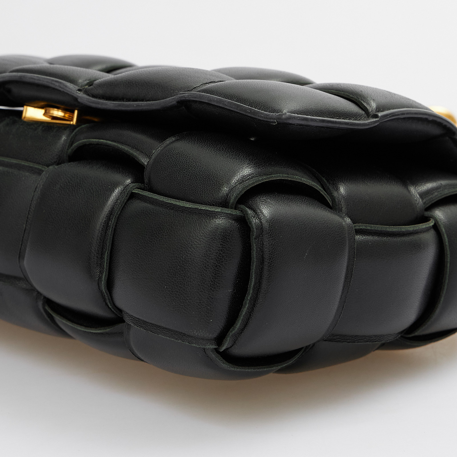 Сумка черного цвета Bottega Veneta - фото из каталога магазина брендовой одежды Second Friend Store Сумка Bottega Veneta - купить оригинал в секонд-хенде SFS - 7