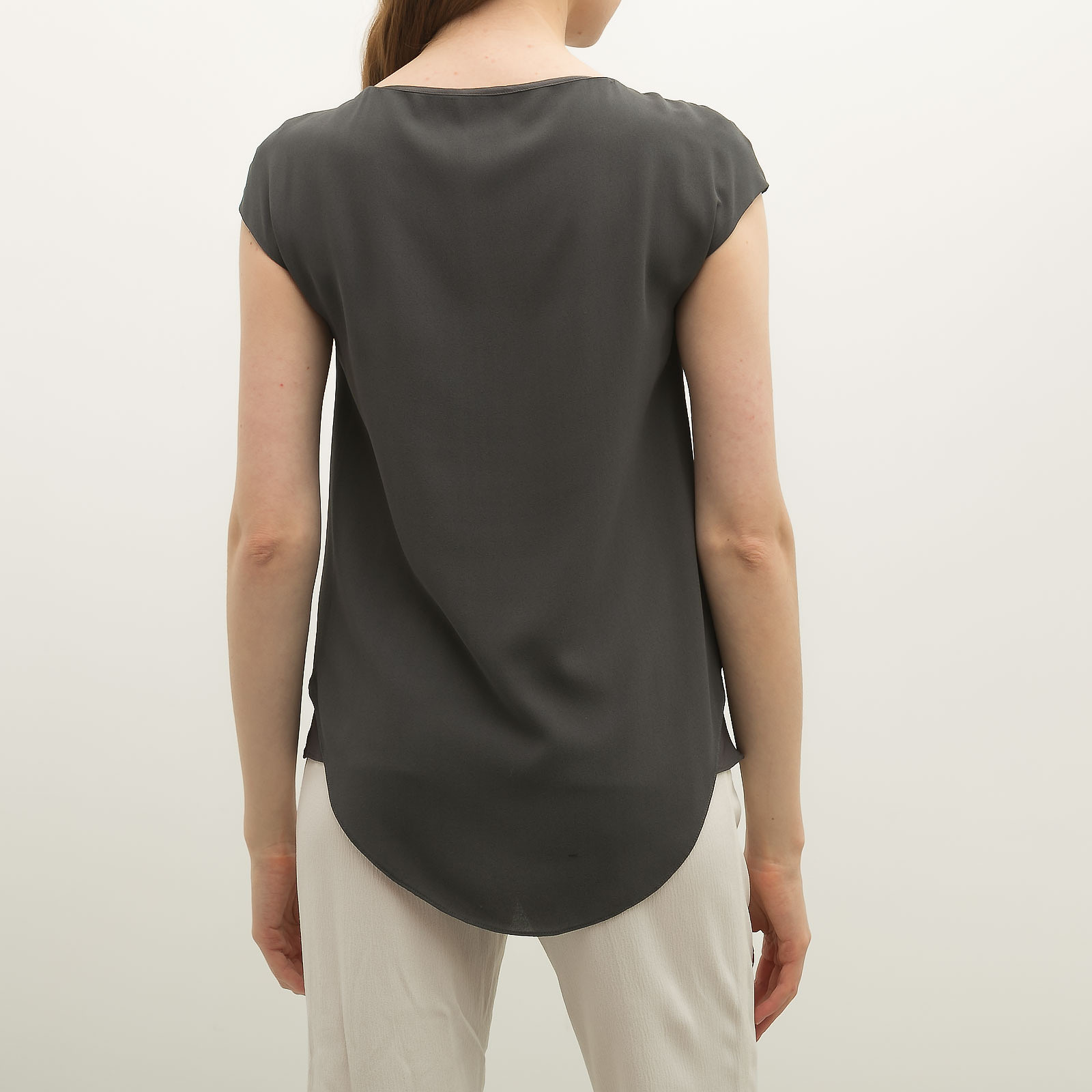 Топ  серого цвета Brunello Cucinelli - фото из каталога магазина брендовой одежды Second Friend Store Топ Brunello Cucinelli - купить оригинал в секонд-хенде SFS - 2