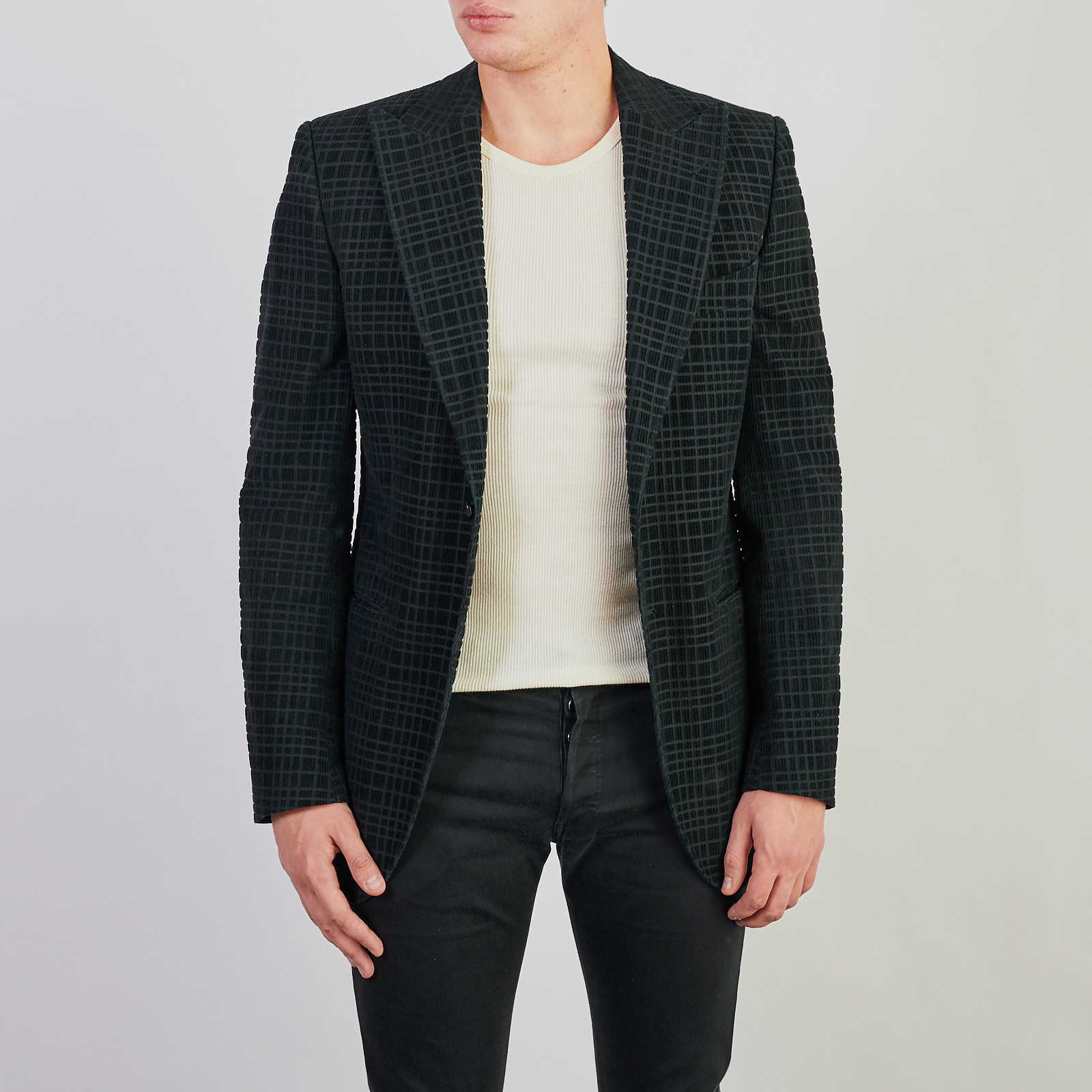 Пиджак черного цвета Dolce&Gabbana - фото из каталога магазина брендовой одежды Second Friend Store Пиджак Dolce&Gabbana - купить оригинал в секонд-хенде SFS - 1