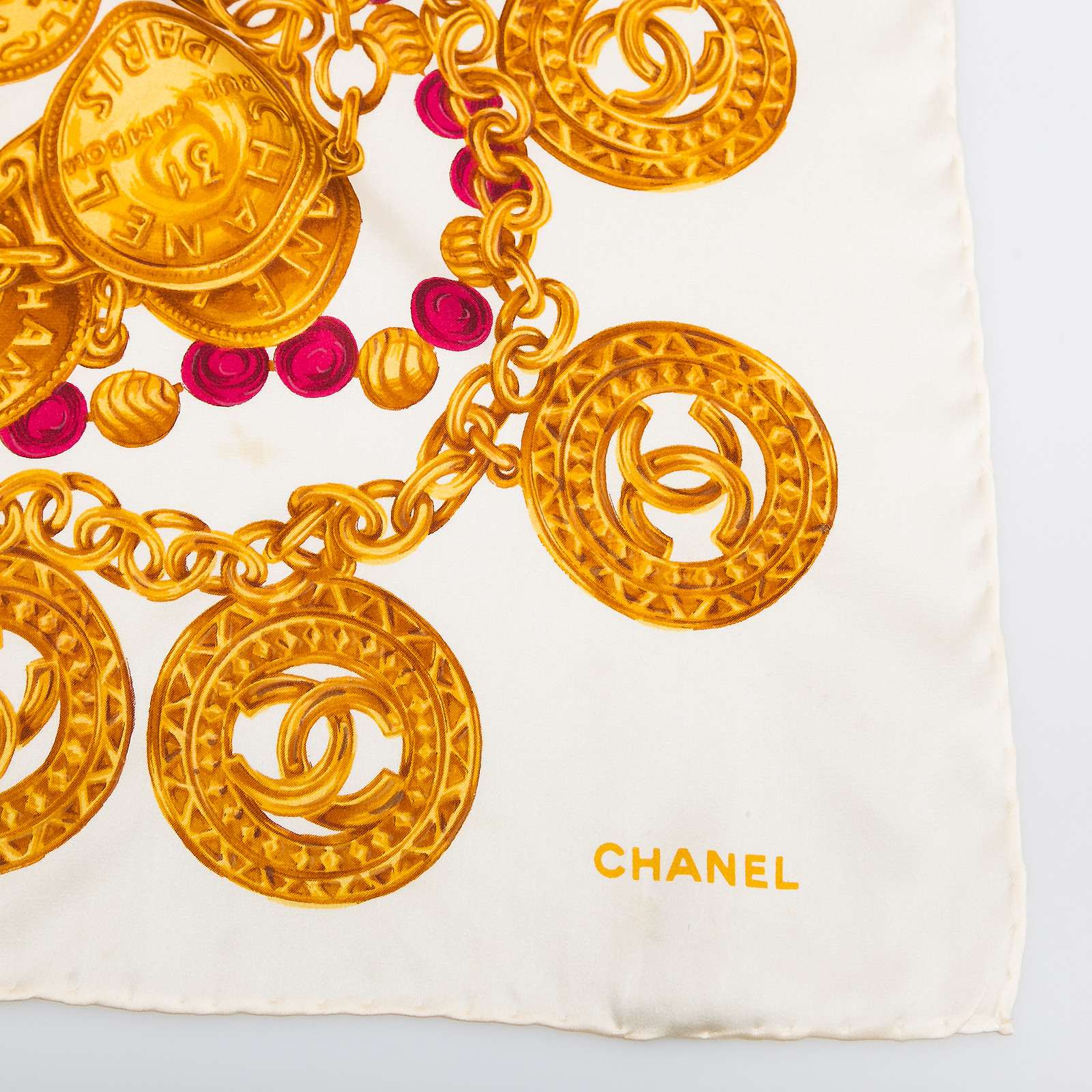 Платок Chanel - купить оригинал в секонд-хенде SFS