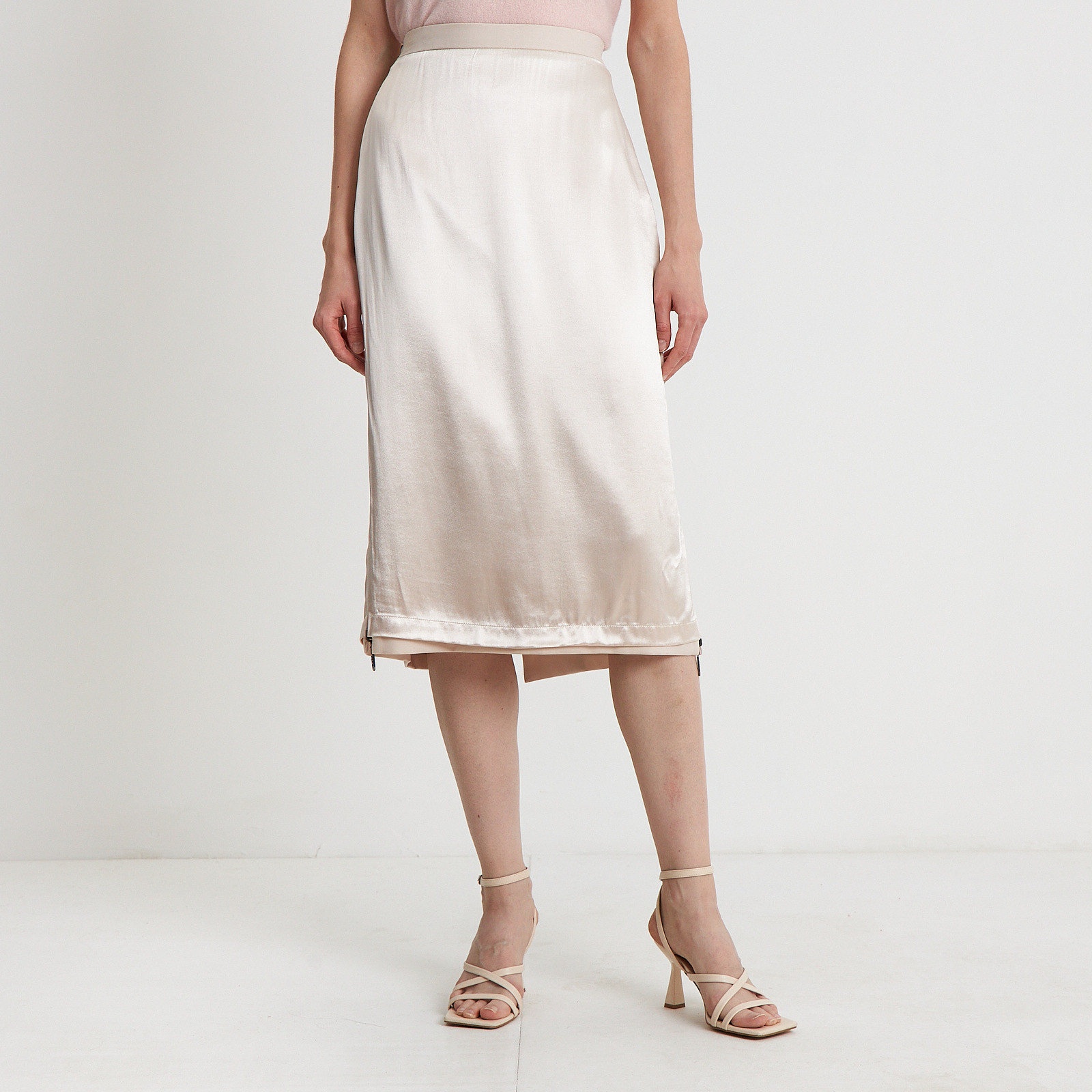 Юбка розового цвета Fendi - фото из каталога магазина брендовой одежды Second Friend Store Юбка Fendi - купить оригинал в секонд-хенде SFS - 1