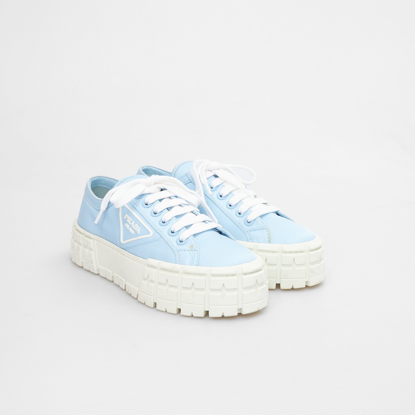 Кеды голубого цвета Prada - фото из каталога магазина брендовой одежды Second Friend Store Кеды Prada - купить оригинал в секонд-хенде SFS - 2