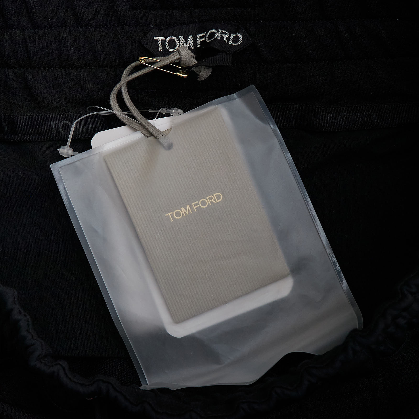 Юбка черного цвета Tom Ford - фото из каталога магазина брендовой одежды Second Friend Store Юбка Tom Ford - купить оригинал в секонд-хенде SFS - 5