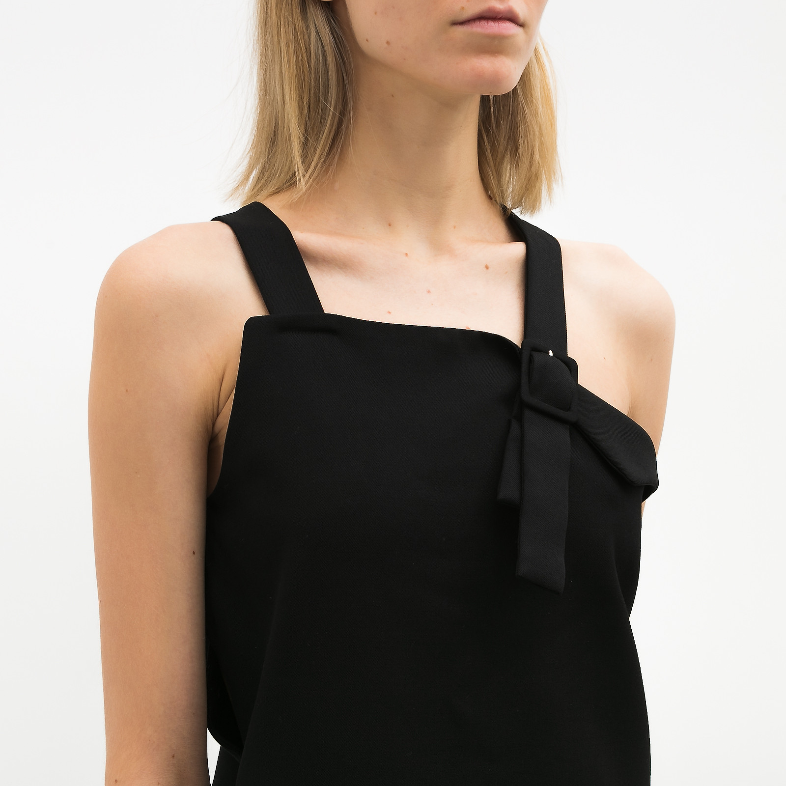 Платье черного цвета Yohji Yamamoto - фото из каталога магазина брендовой одежды Second Friend Store Платье Yohji Yamamoto - купить оригинал в секонд-хенде SFS - 3