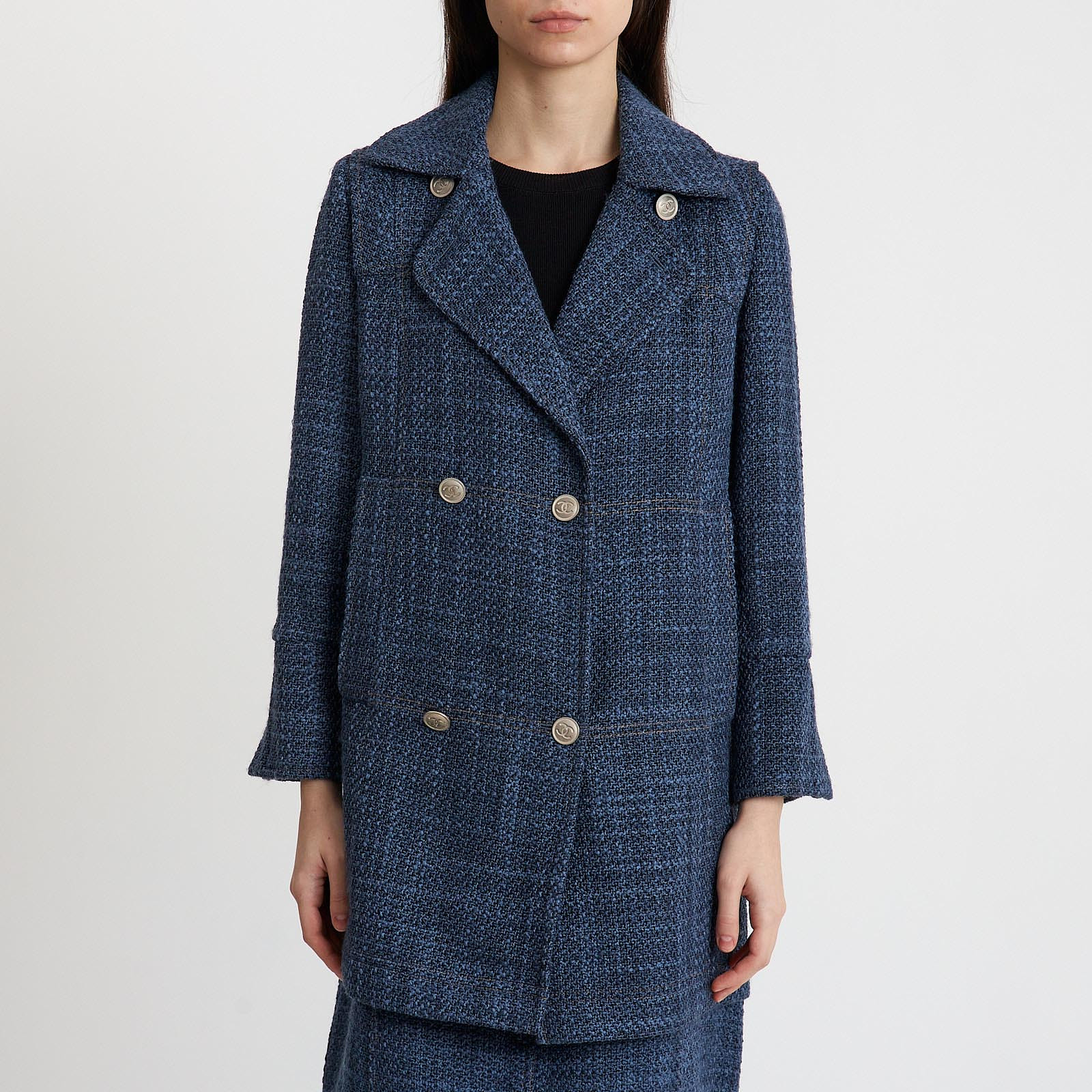 Костюм синего цвета Chanel - фото из каталога магазина брендовой одежды Second Friend Store Костюм Chanel - купить оригинал в секонд-хенде SFS - 3