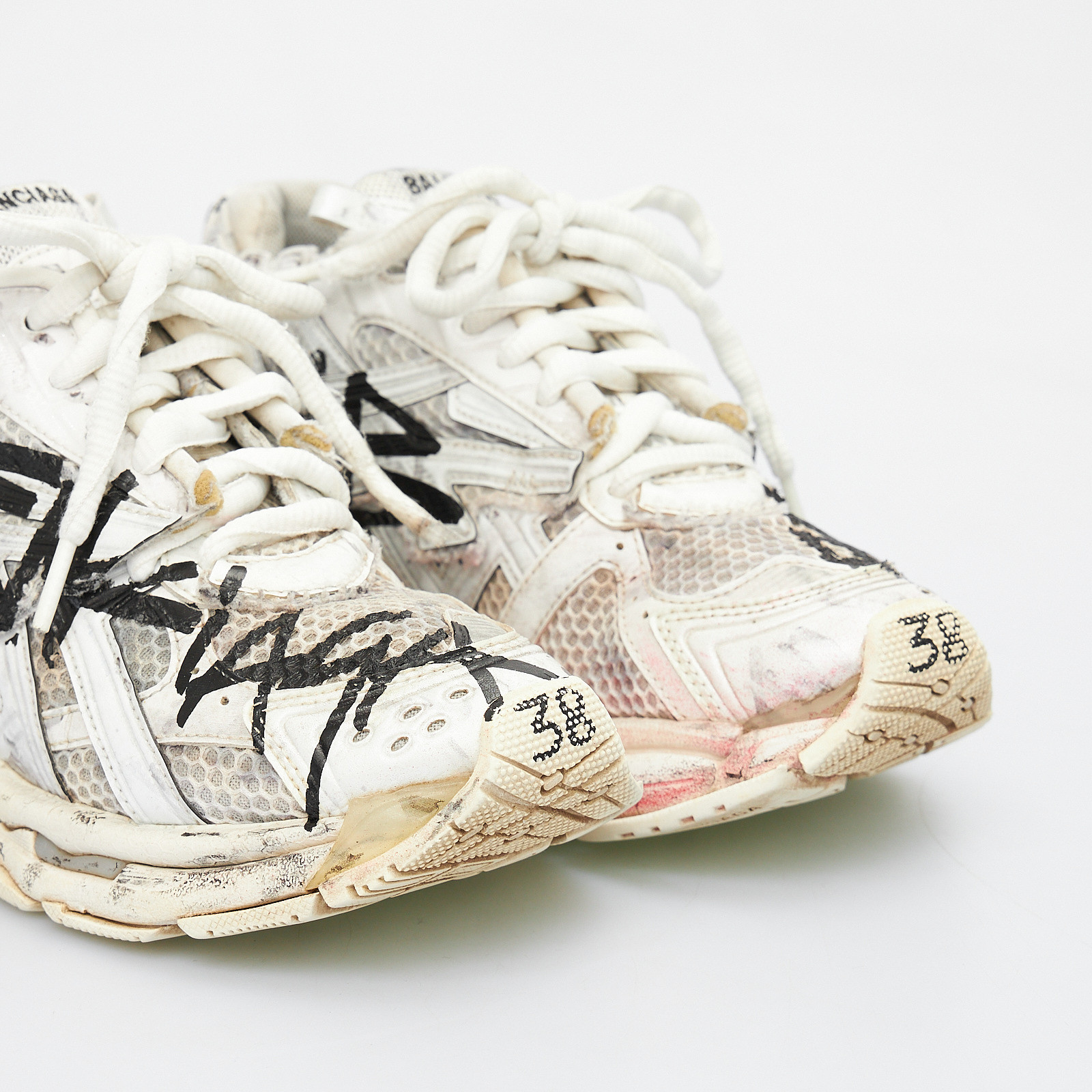 Кроссовки белого цвета Balenciaga - фото из каталога магазина брендовой одежды Second Friend Store Кроссовки Balenciaga - купить оригинал в секонд-хенде SFS - 4