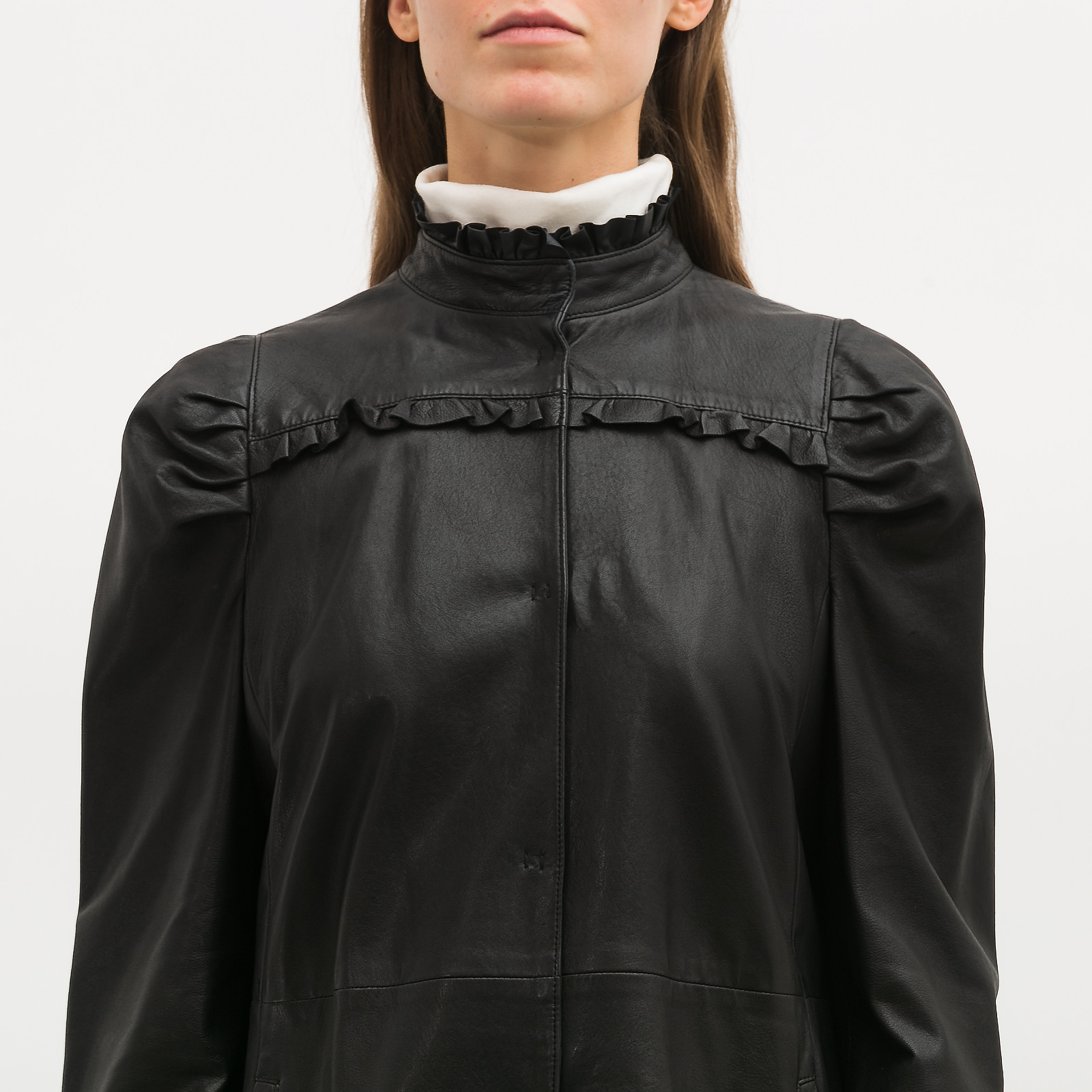 Плащ черного цвета Miu Miu - фото из каталога магазина брендовой одежды Second Friend Store Плащ Miu Miu - купить оригинал в секонд-хенде SFS - 4