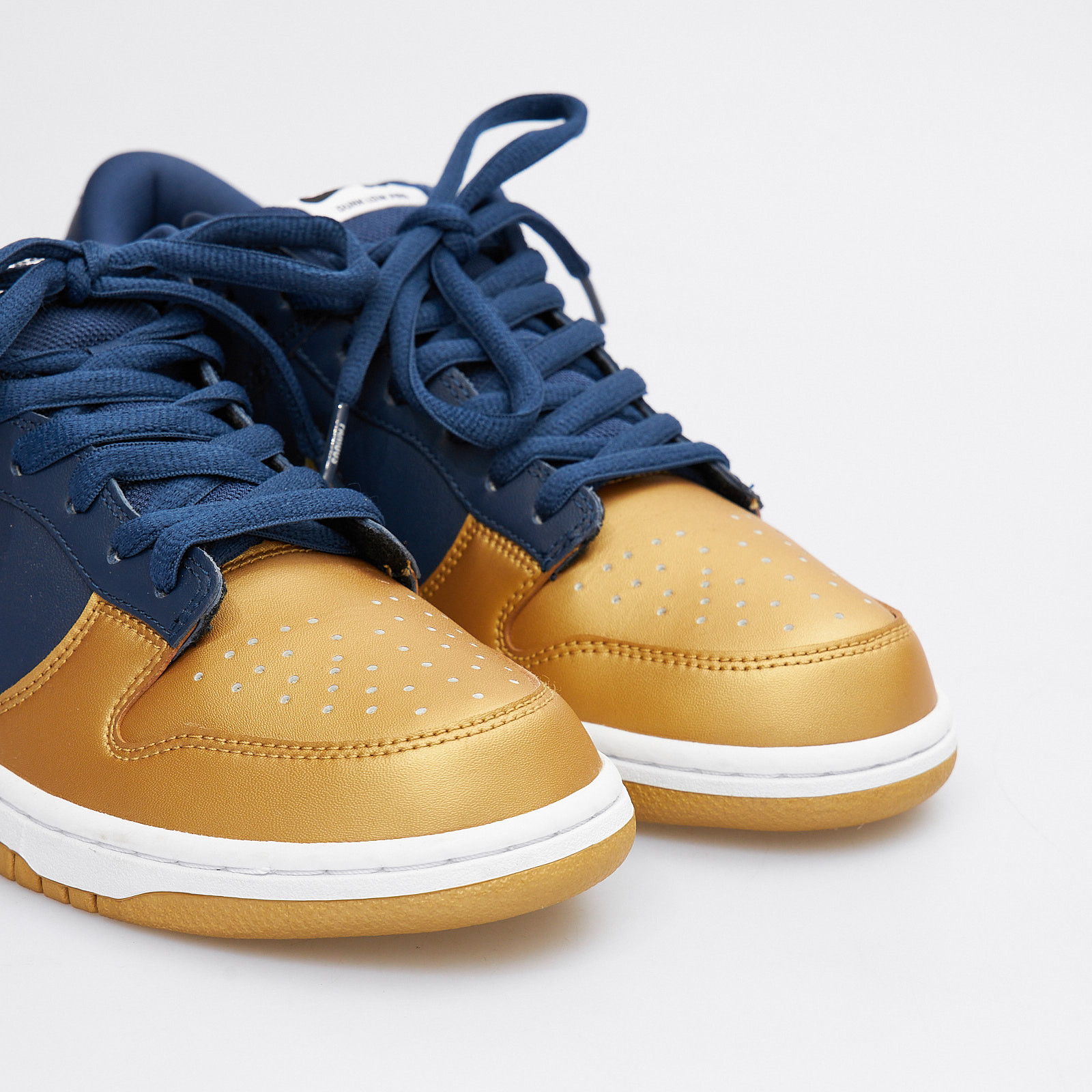 Кроссовки Nike X синего цвета Supreme - фото из каталога магазина брендовой одежды Second Friend Store Кроссовки Nike X Supreme - купить оригинал в секонд-хенде SFS - 4