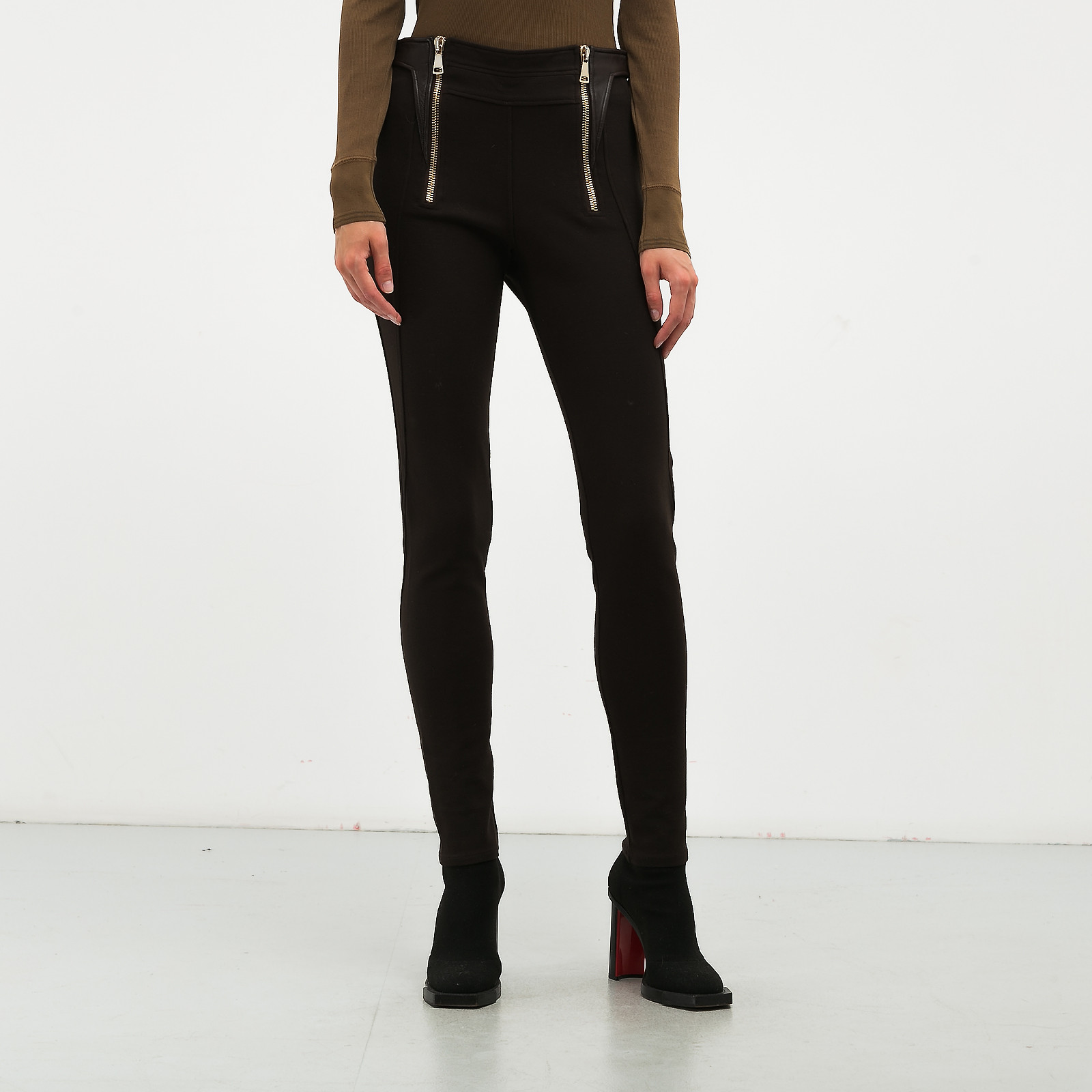 Брюки коричневого цвета Givenchy - фото из каталога магазина брендовой одежды Second Friend Store Брюки Givenchy - купить оригинал в секонд-хенде SFS - 1