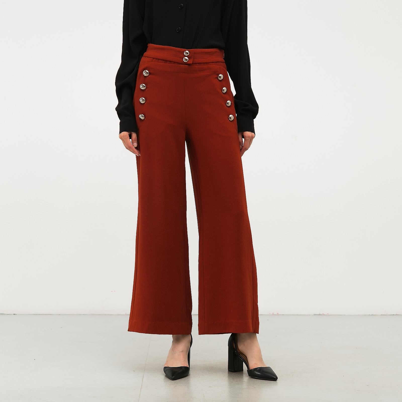 Брюки коричневого цвета Chloe - фото из каталога магазина брендовой одежды Second Friend Store Брюки Chloe - купить оригинал в секонд-хенде SFS - 1