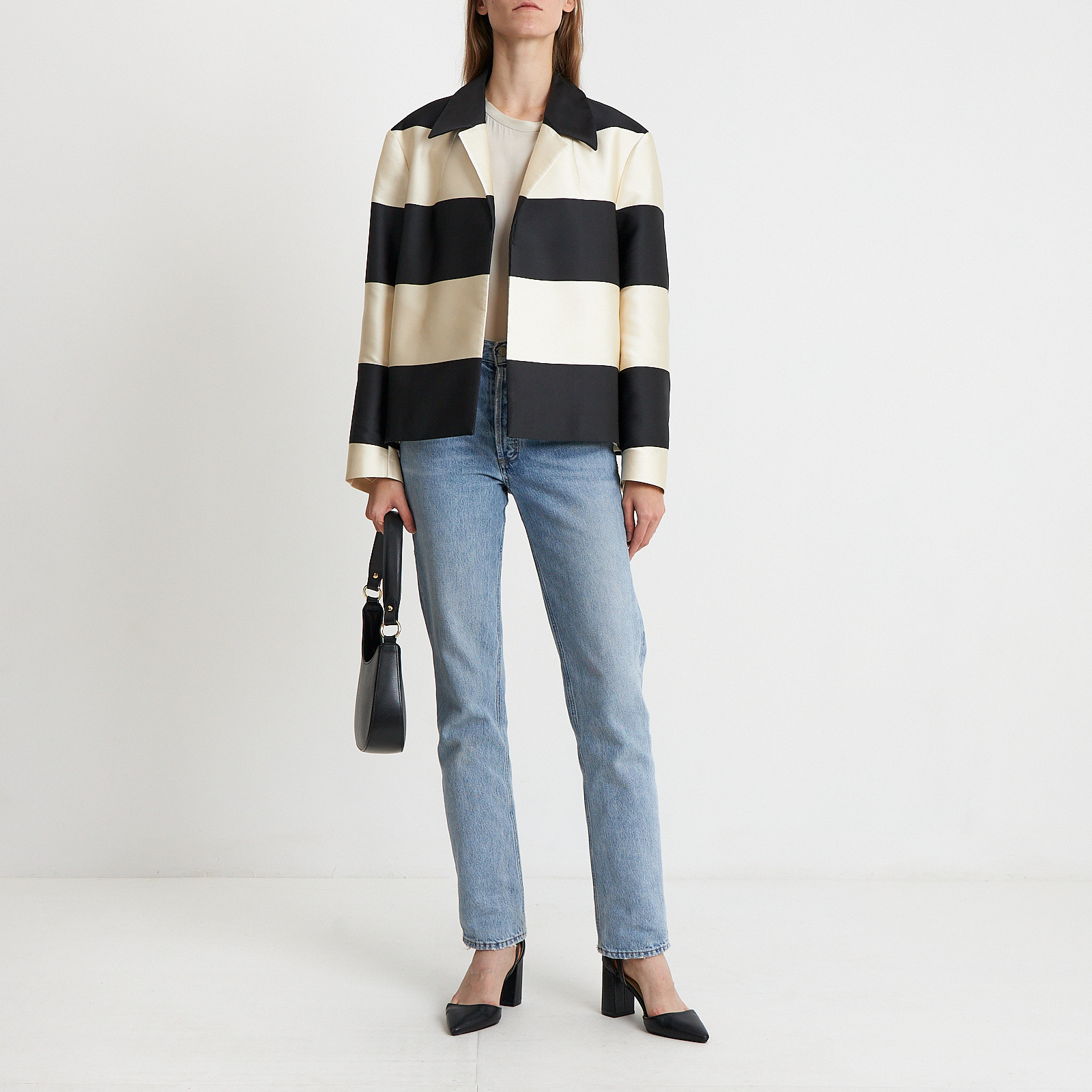 Пиджак белого цвета Dries Van Noten - фото из каталога магазина брендовой одежды Second Friend Store Пиджак Dries Van Noten - купить оригинал в секонд-хенде SFS - 2