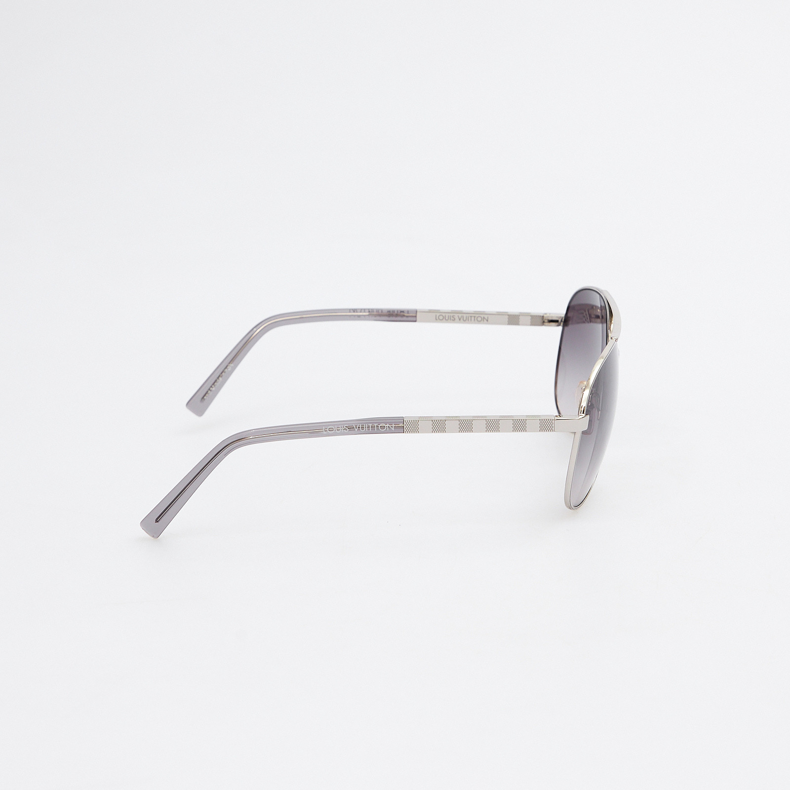 Очки серебряного цвета Louis Vuitton - фото из каталога магазина брендовой одежды Second Friend Store Очки Louis Vuitton - купить оригинал в секонд-хенде SFS - 5
