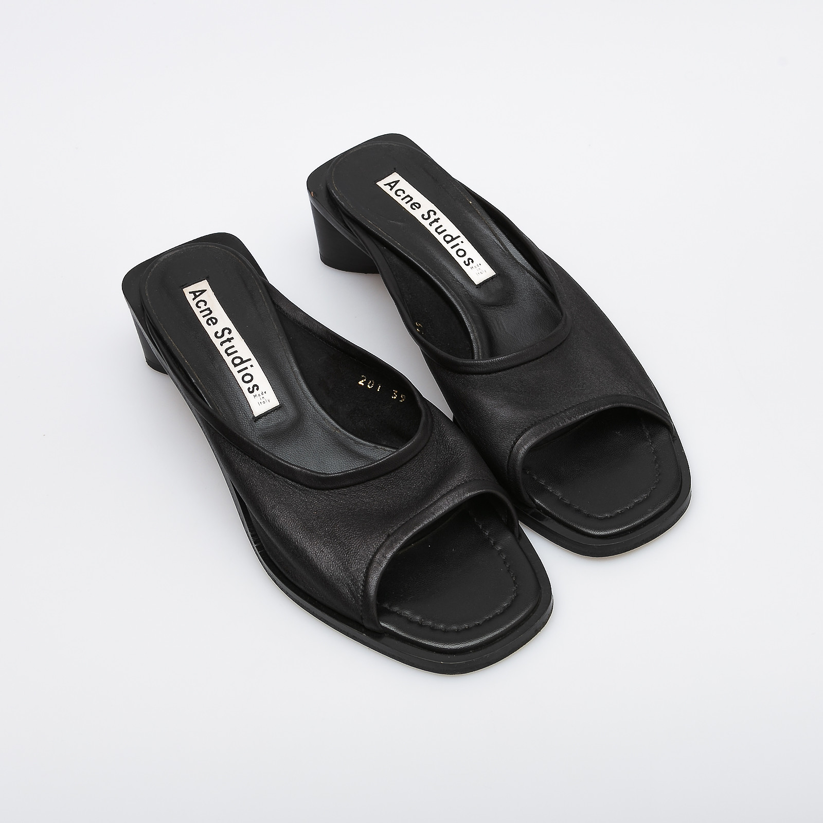 Туфли черного цвета Acne Studios - фото из каталога магазина брендовой одежды Second Friend Store Туфли Acne Studios - купить оригинал в секонд-хенде SFS - 2