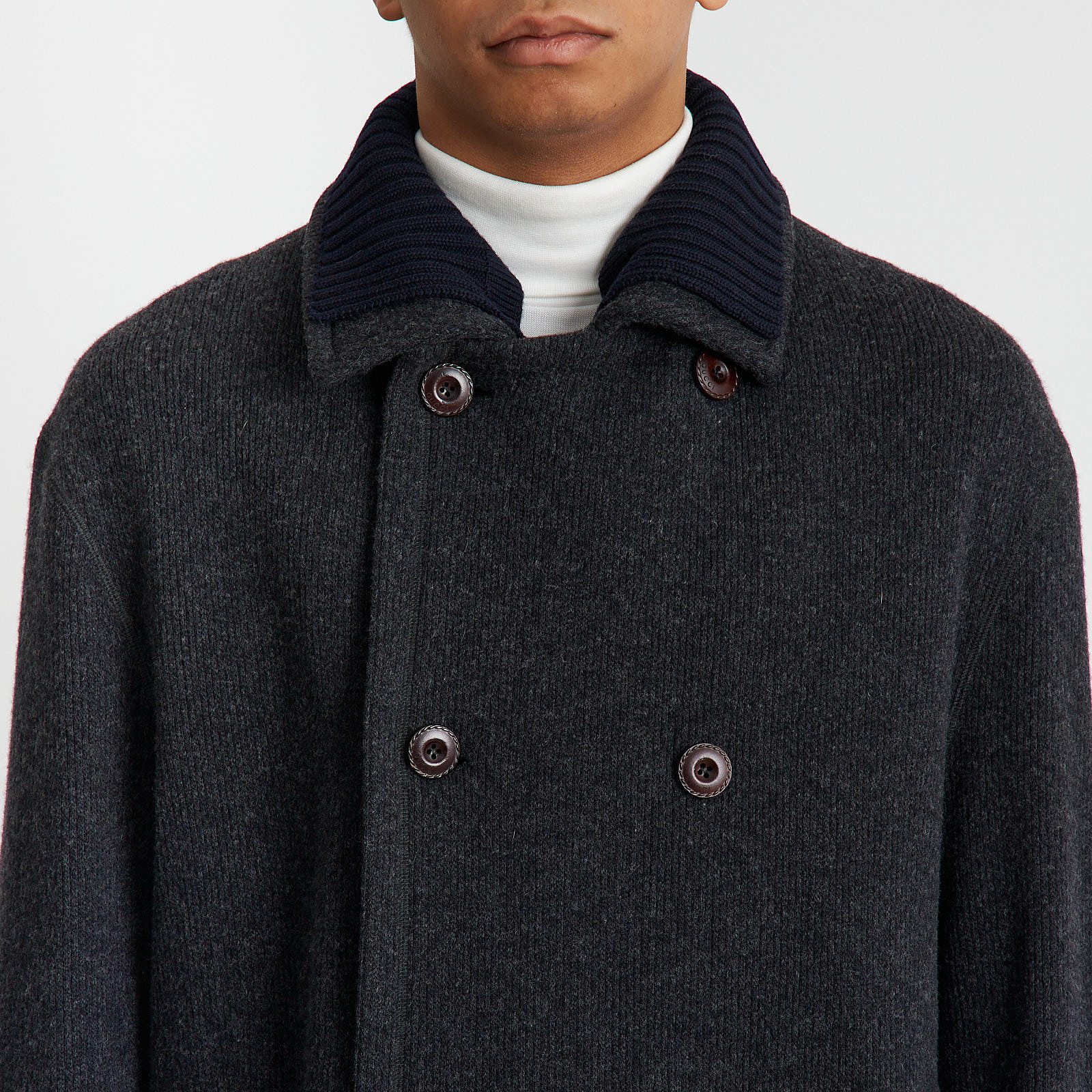 Кардиган серого цвета Gucci - фото из каталога магазина брендовой одежды Second Friend Store Кардиган Gucci - купить оригинал в секонд-хенде SFS - 4